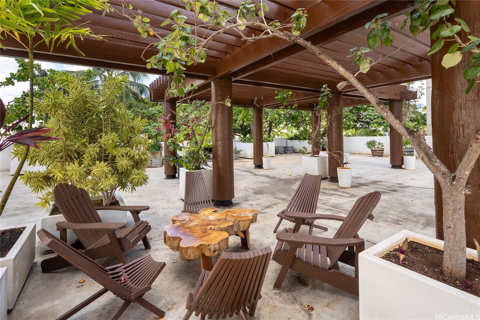 Liliuokalani Gardens condo # I2108, Honolulu, Hawaii - photo 17 of 20