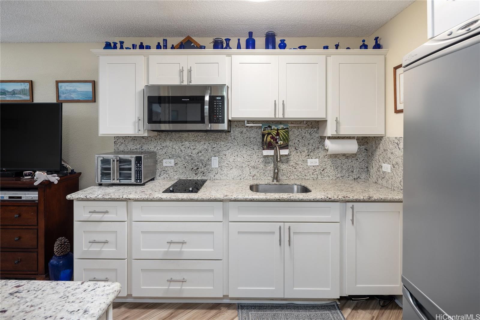 Liliuokalani Gardens condo # I304, Honolulu, Hawaii - photo 2 of 21