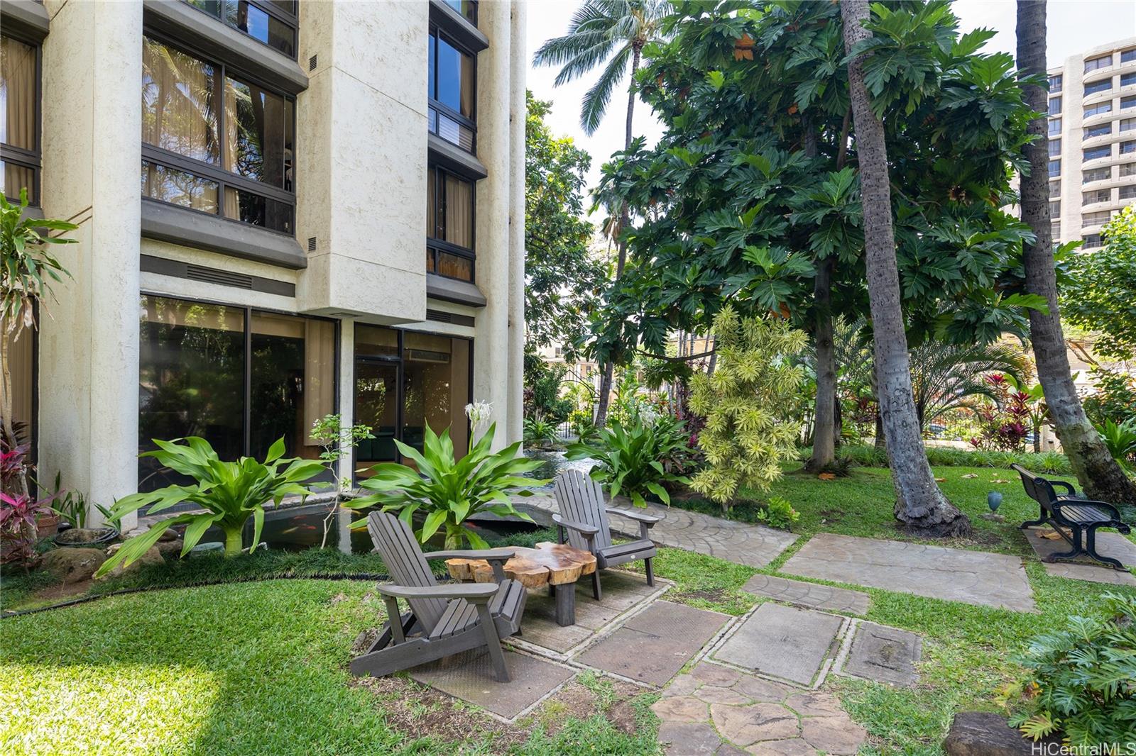 Liliuokalani Gardens condo # I304, Honolulu, Hawaii - photo 16 of 21