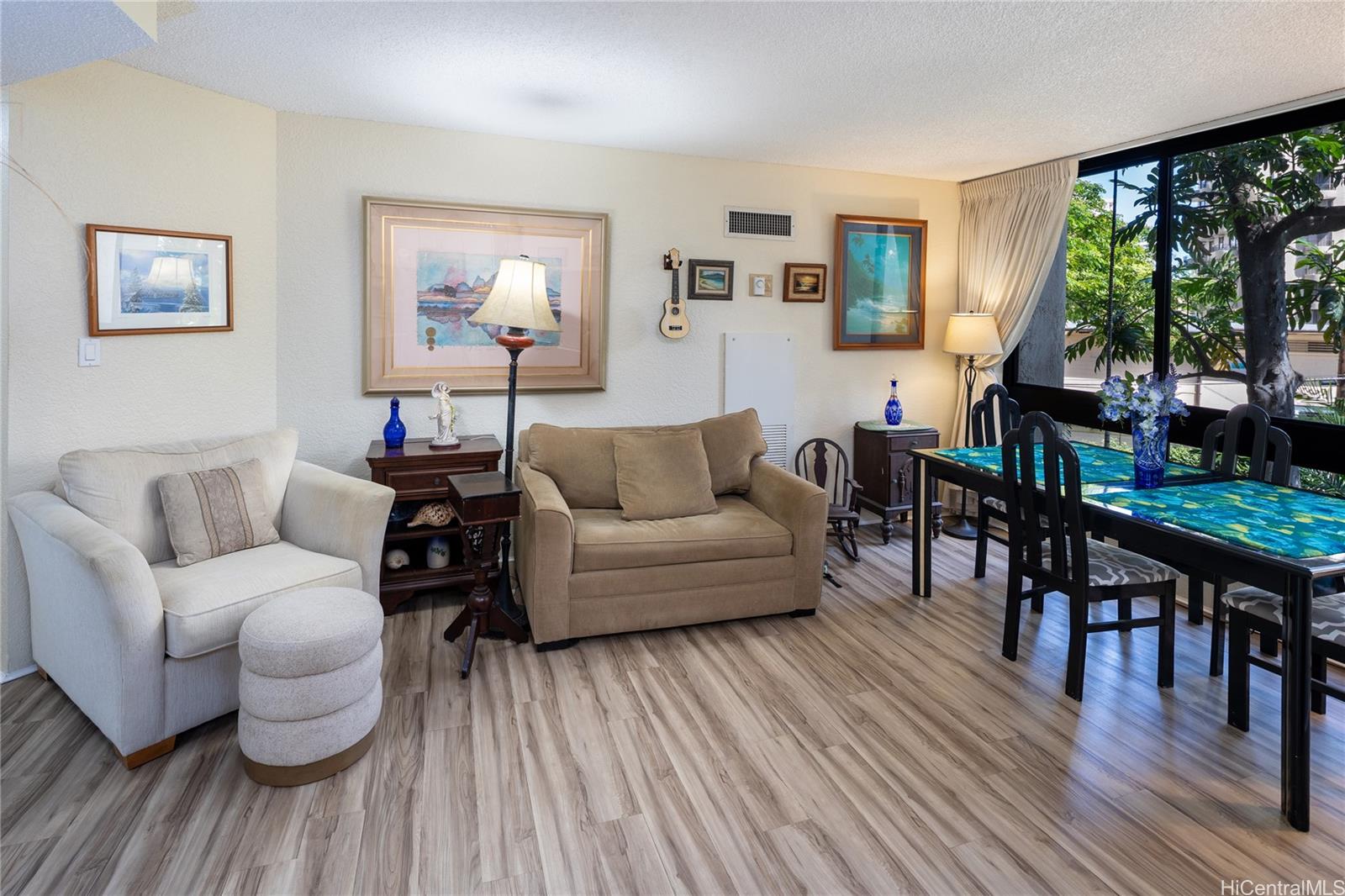 Liliuokalani Gardens condo # I304, Honolulu, Hawaii - photo 4 of 21