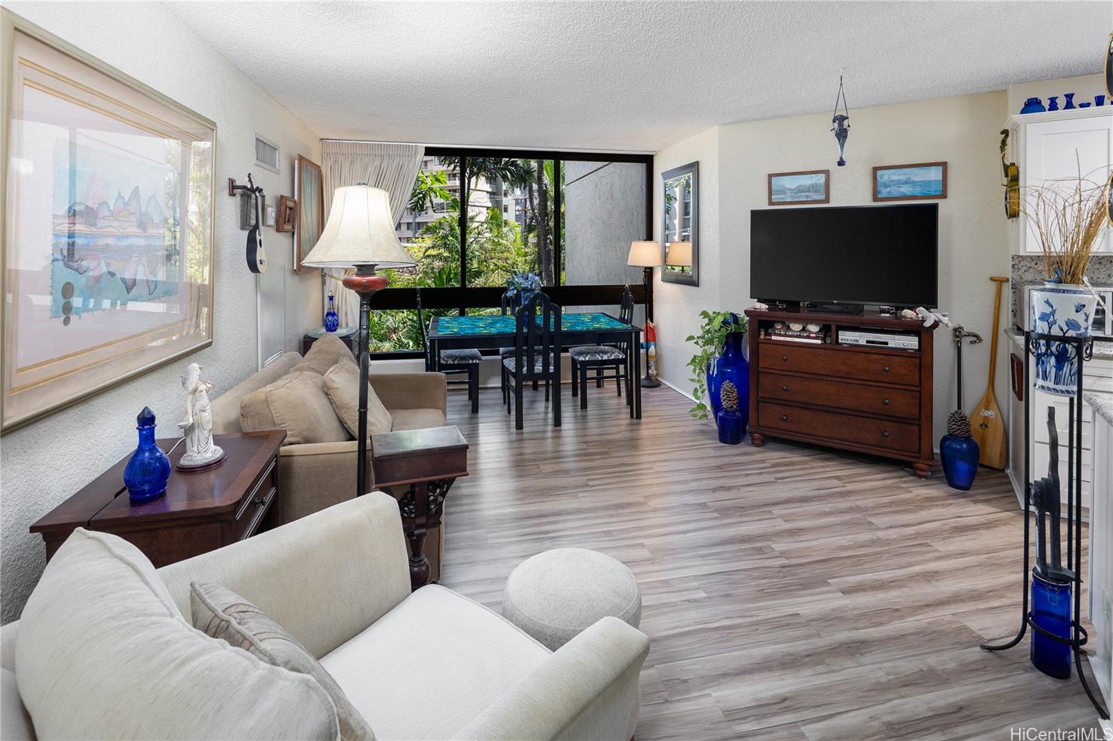 Liliuokalani Gardens condo # I304, Honolulu, Hawaii - photo 5 of 21