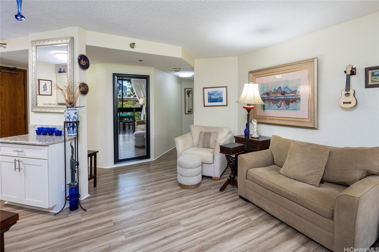 Liliuokalani Gardens condo # I304, Honolulu, Hawaii - photo 6 of 21