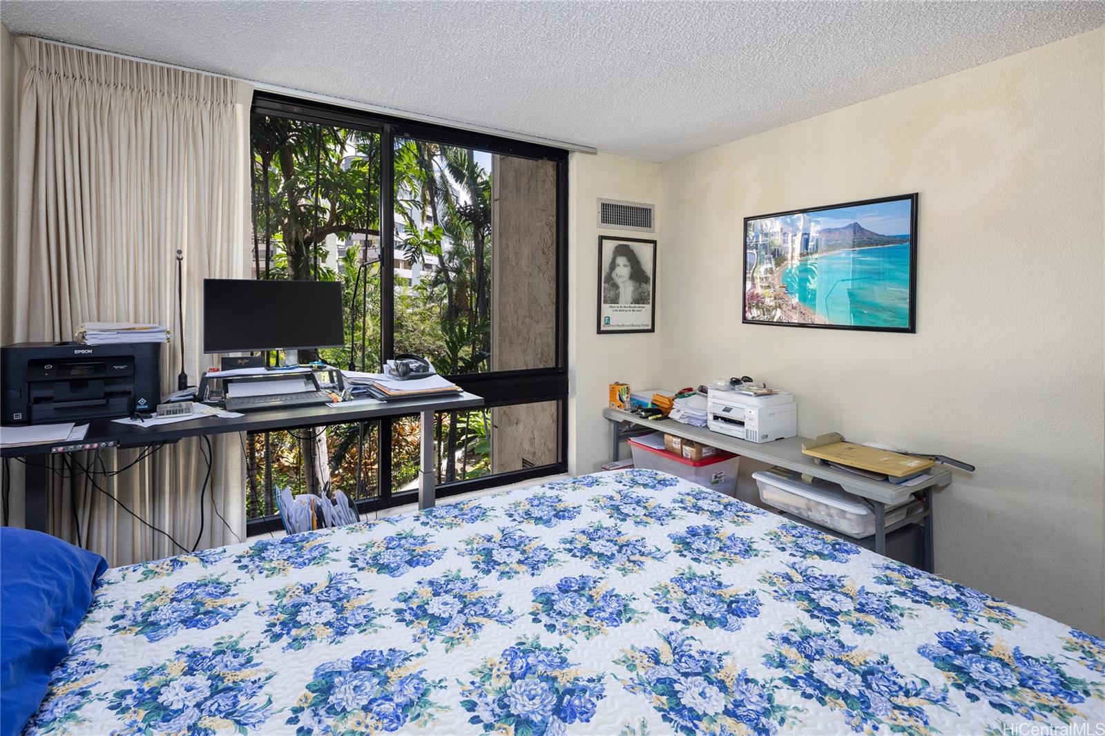 Liliuokalani Gardens condo # I304, Honolulu, Hawaii - photo 10 of 21