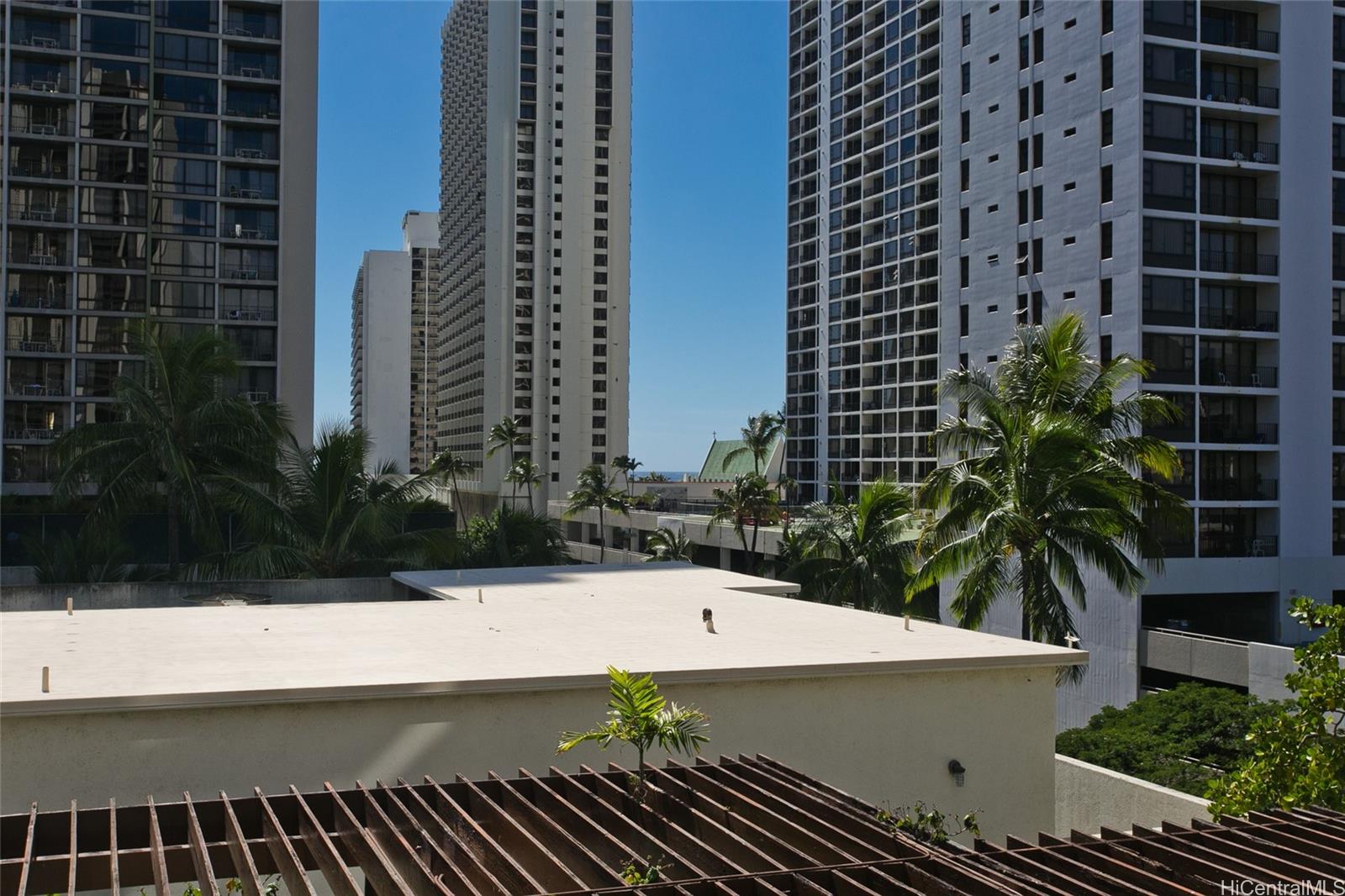 Liliuokalani Gardens condo # I-708, Honolulu, Hawaii - photo 7 of 13