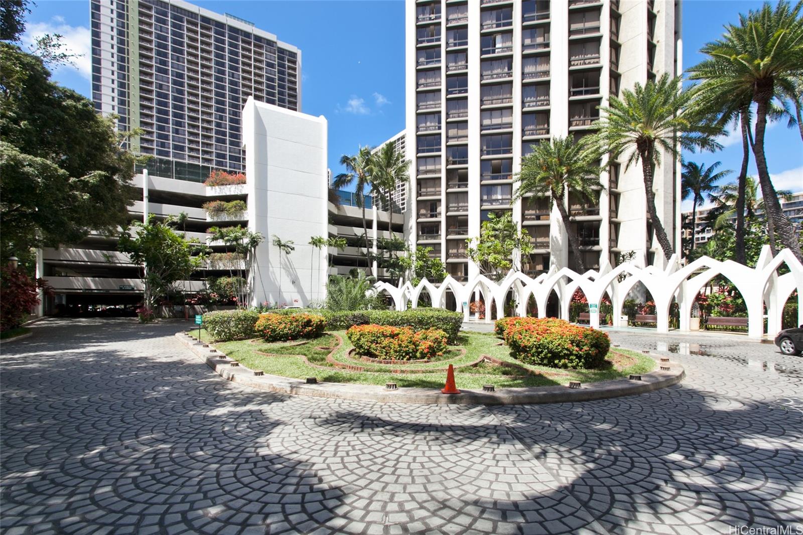 Liliuokalani Gardens condo # I-708, Honolulu, Hawaii - photo 10 of 13