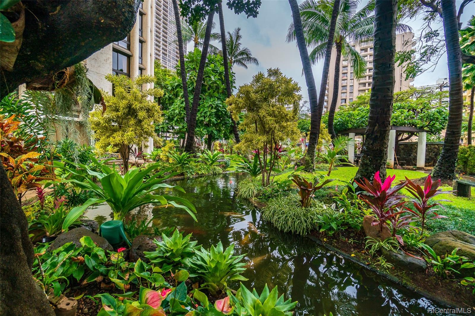 Liliuokalani Gardens condo # I905, Honolulu, Hawaii - photo 18 of 25