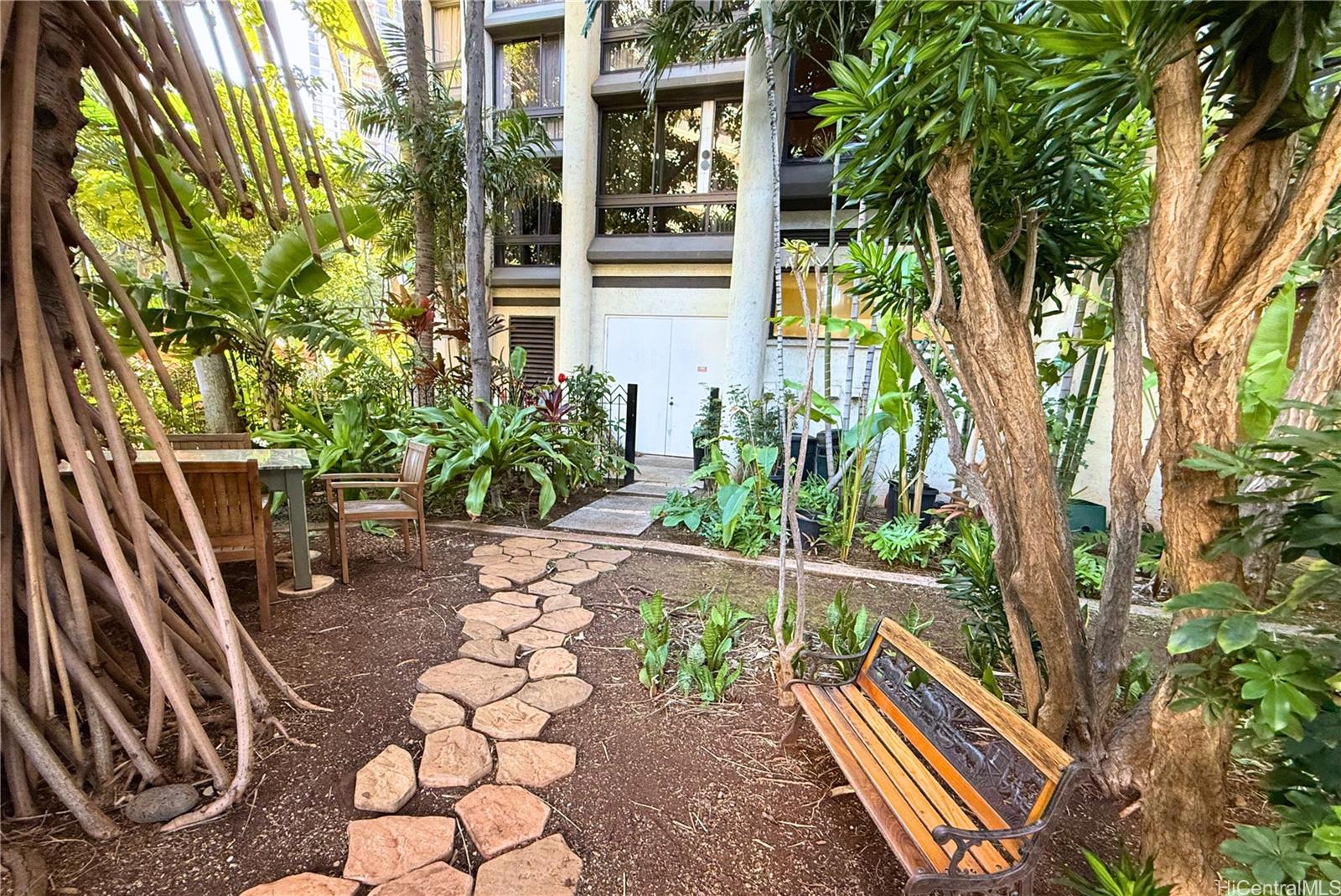 Liliuokalani Gardens condo # I905, Honolulu, Hawaii - photo 17 of 22