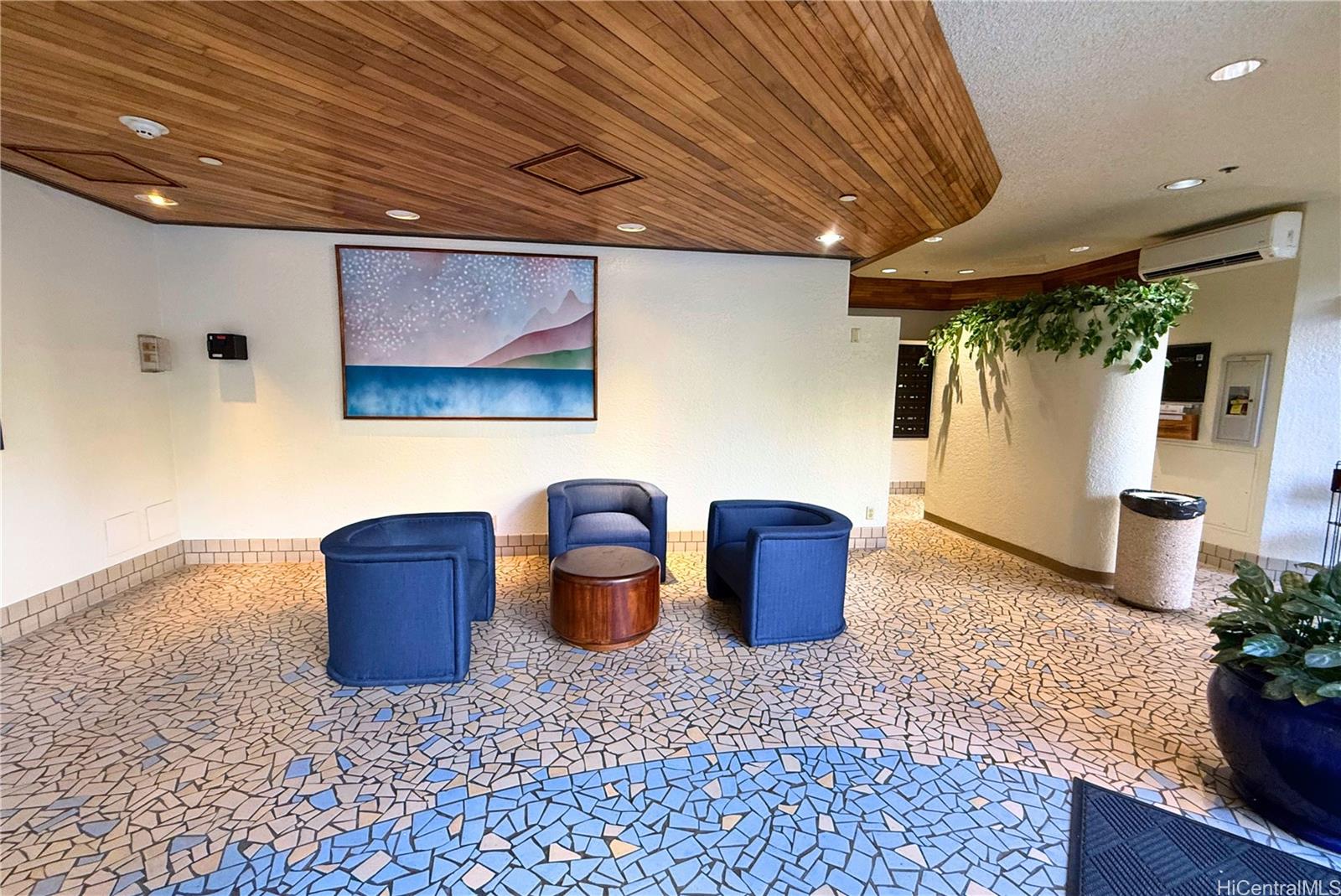 Liliuokalani Gardens condo # I905, Honolulu, Hawaii - photo 9 of 22