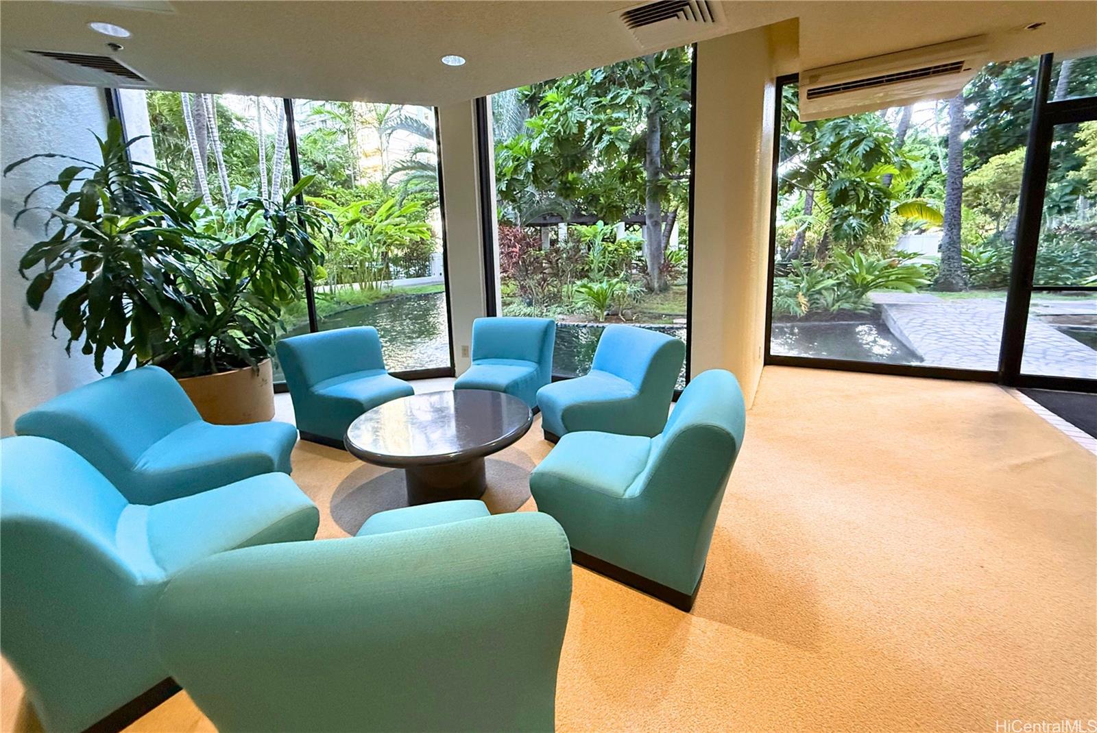 Liliuokalani Gardens condo # I905, Honolulu, Hawaii - photo 10 of 22