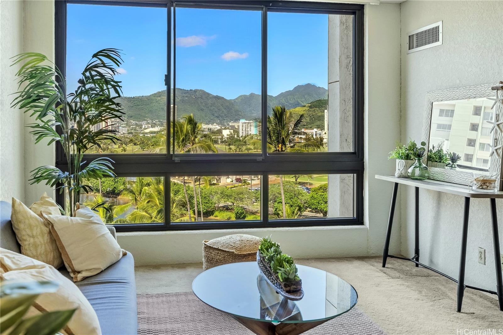 Liliuokalani Gardens condo # II1014-King Tower, Honolulu, Hawaii - photo 2 of 25