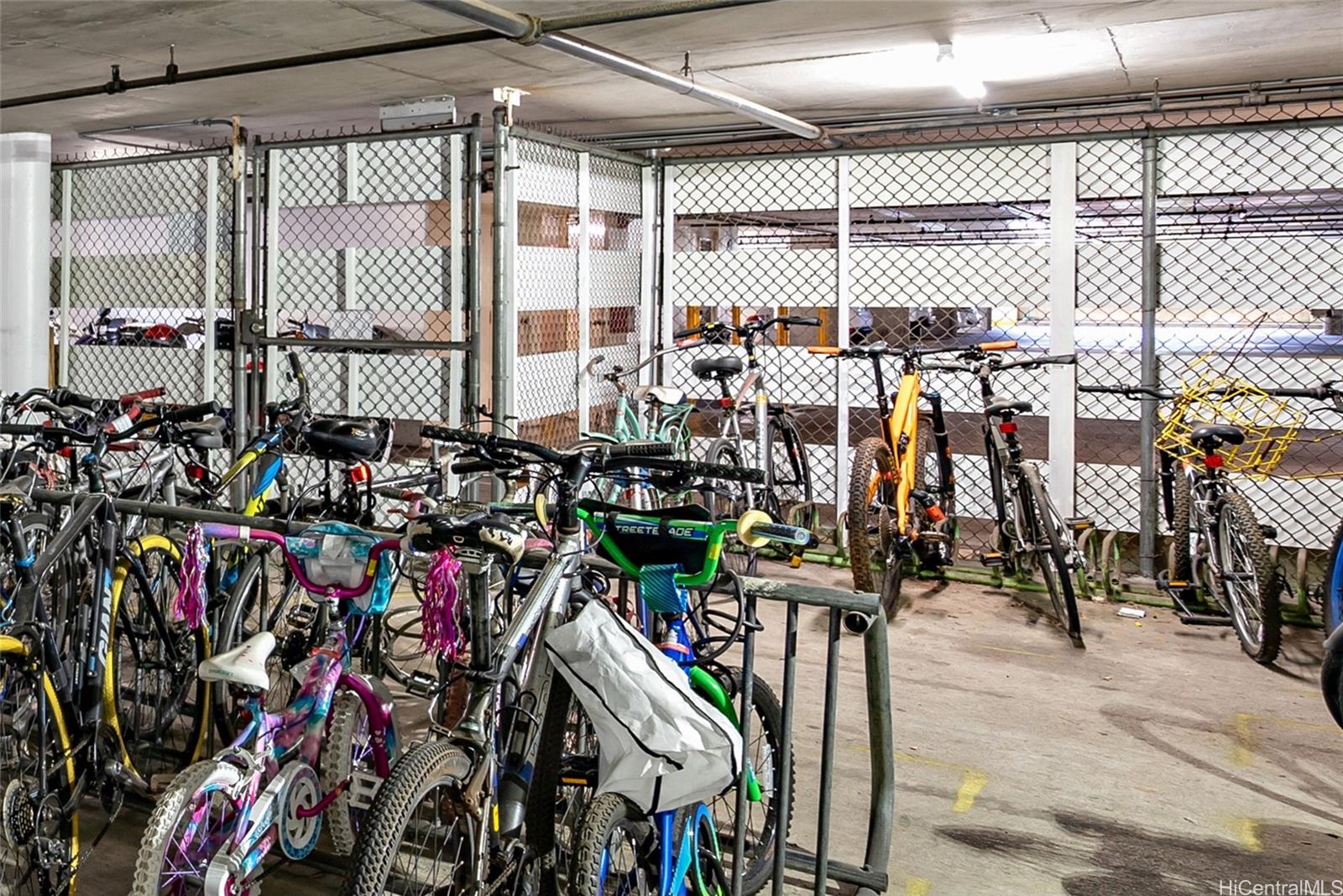 Liliuokalani Gardens condo # II1014-King Tower, Honolulu, Hawaii - photo 23 of 25