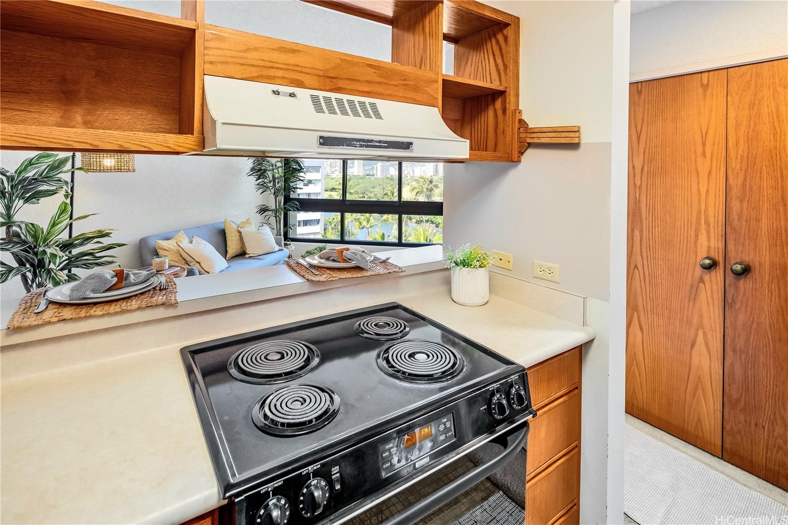 Liliuokalani Gardens condo # II1014-King Tower, Honolulu, Hawaii - photo 10 of 25