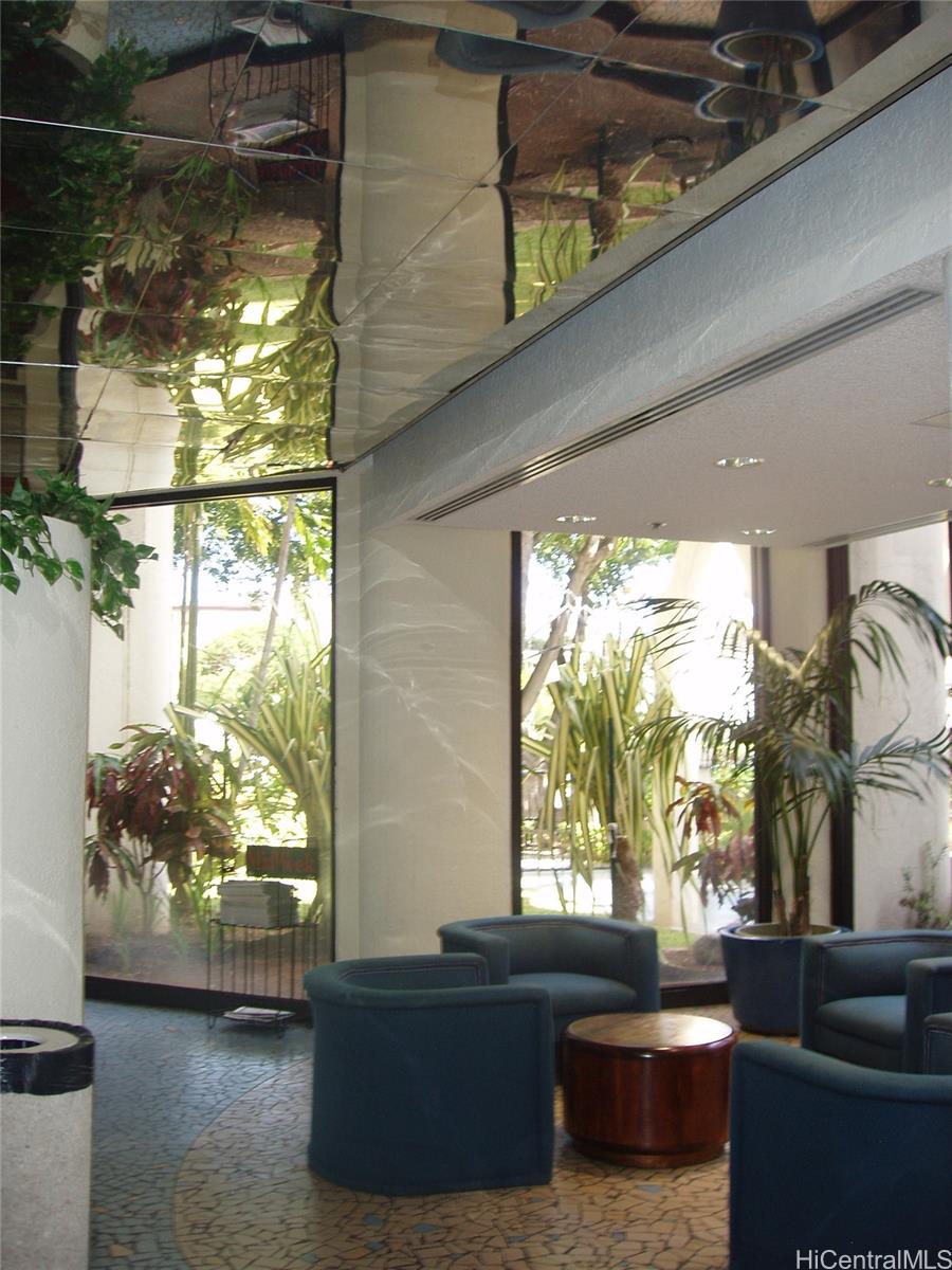 300 Wai Nani Way Honolulu - Rental - photo 2 of 25