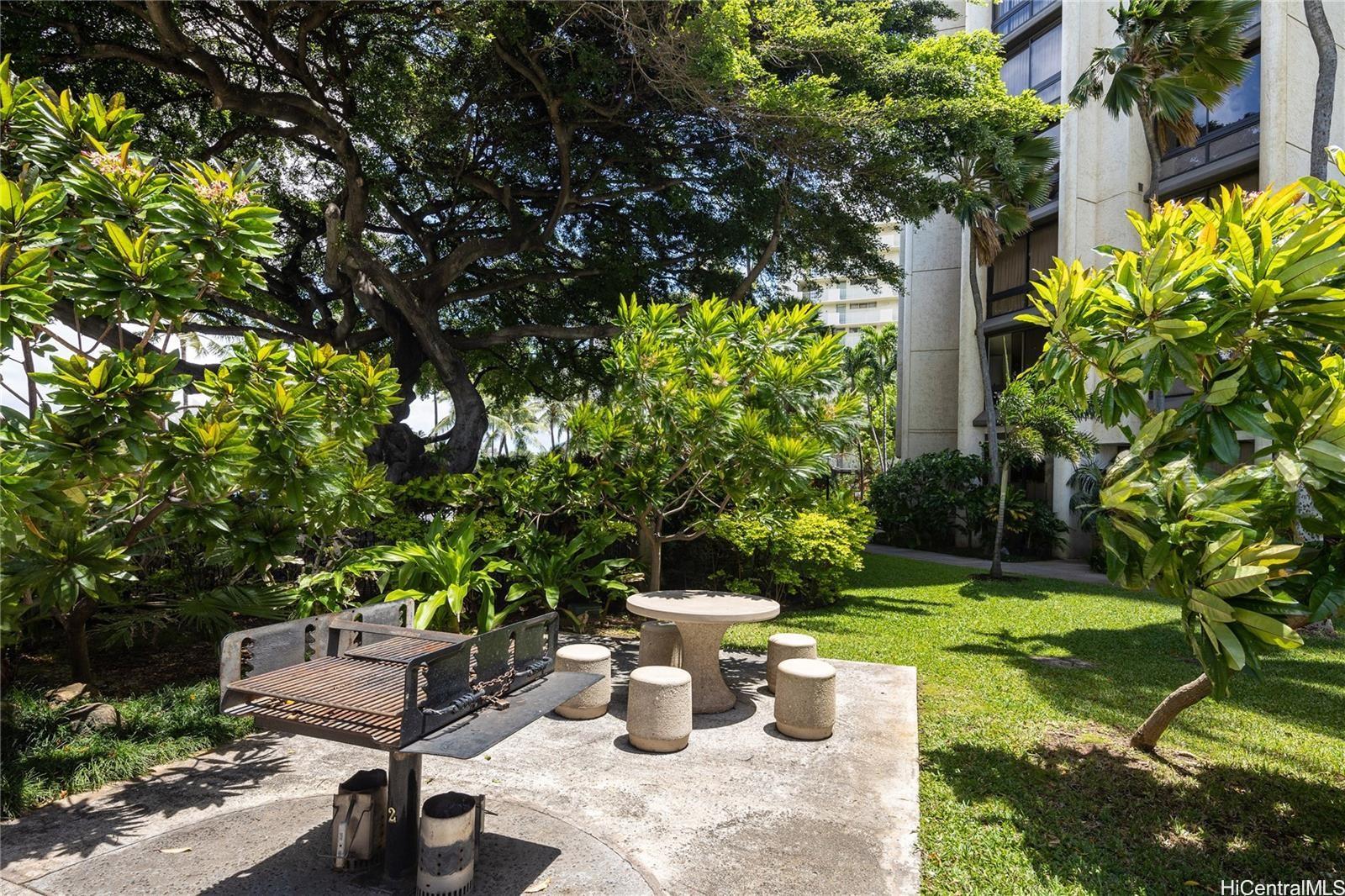 Liliuokalani Gardens condo # II/1417, Honolulu, Hawaii - photo 24 of 25