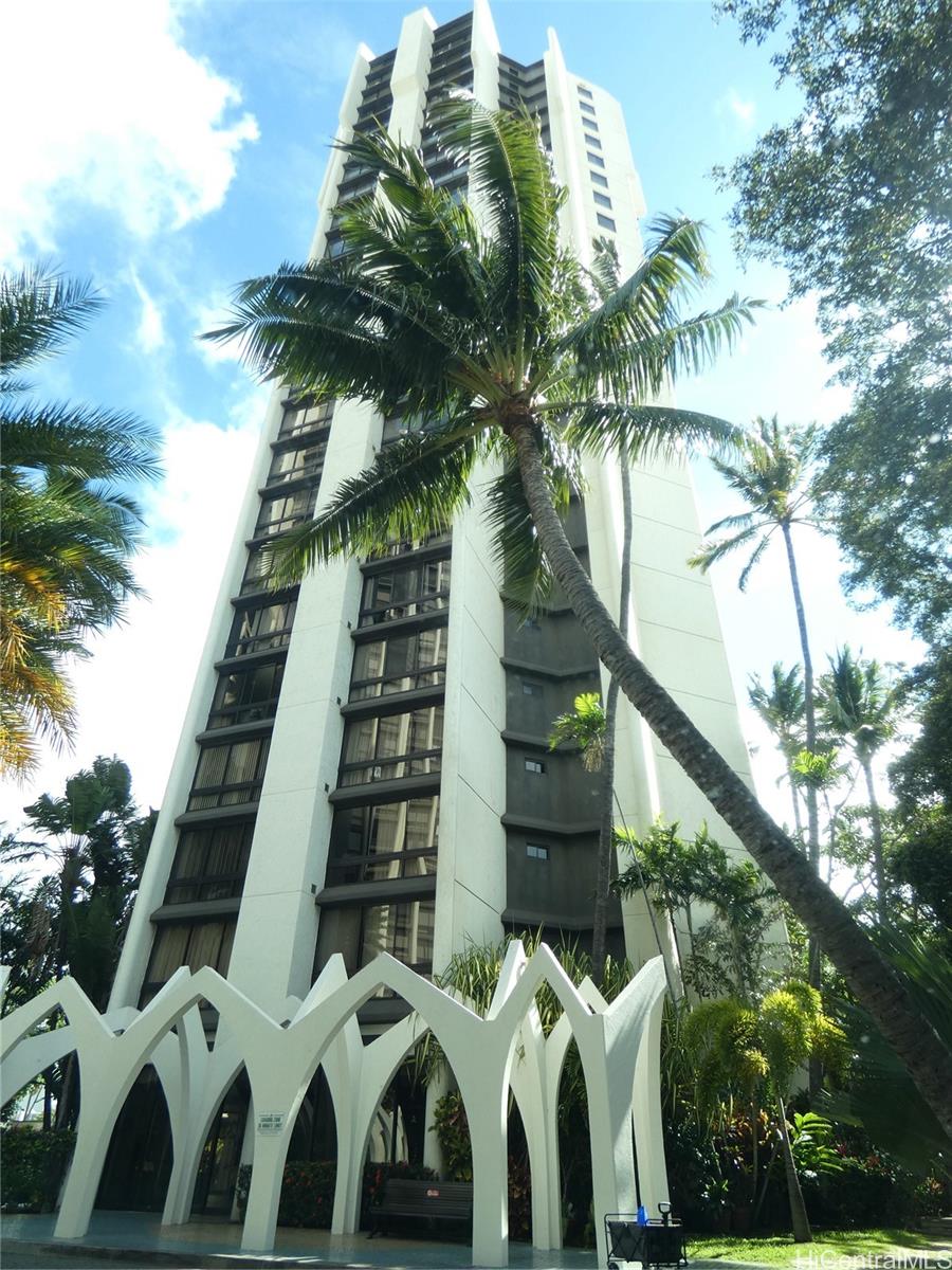 Liliuokalani Gardens condo # II1617, Honolulu, Hawaii - photo 2 of 11