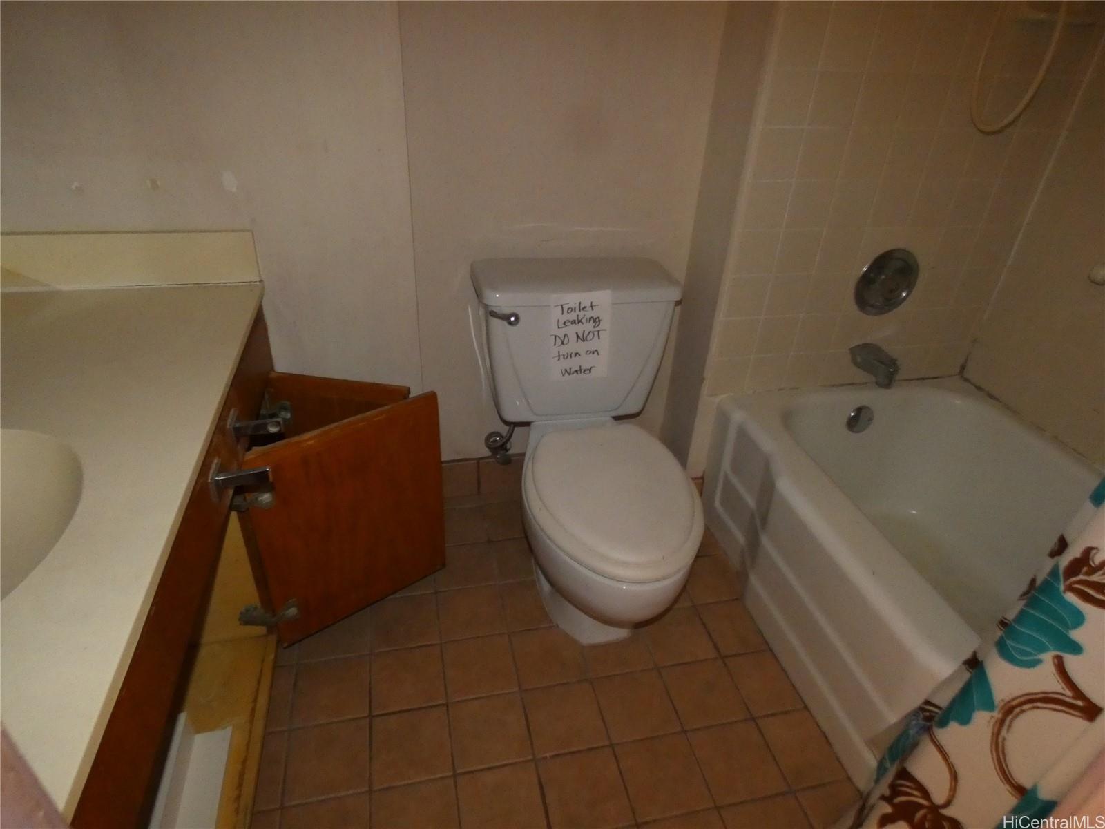 Liliuokalani Gardens condo # II1617, Honolulu, Hawaii - photo 9 of 11