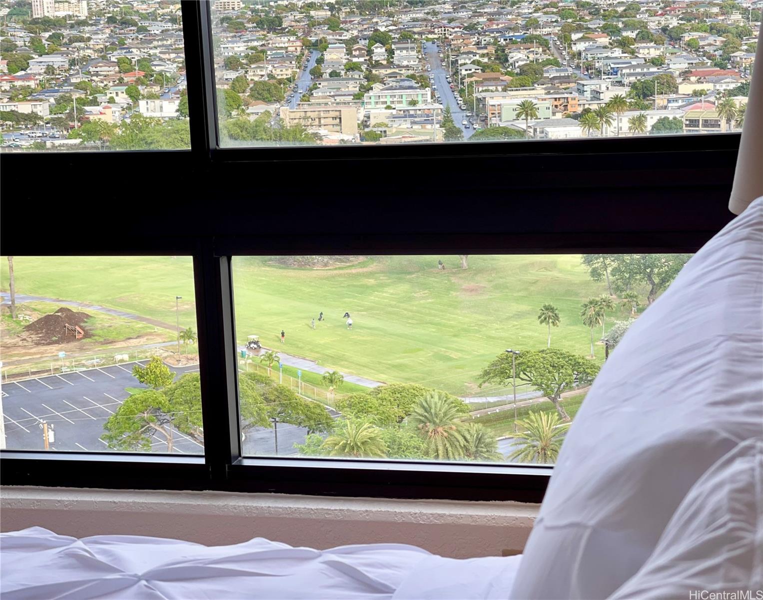 Liliuokalani Gardens condo # II1811, Honolulu, Hawaii - photo 11 of 25