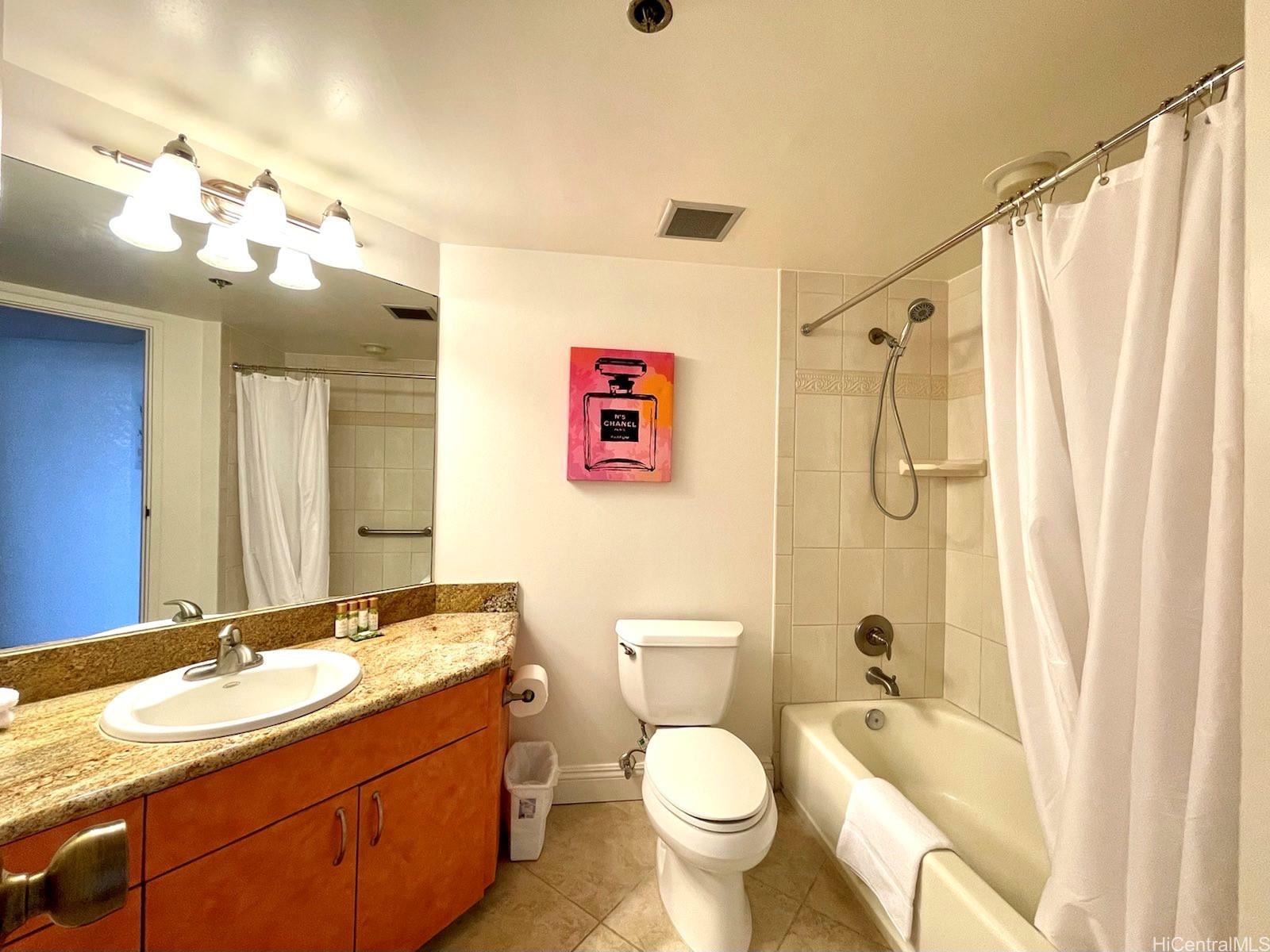 Liliuokalani Gardens condo # II1811, Honolulu, Hawaii - photo 12 of 25