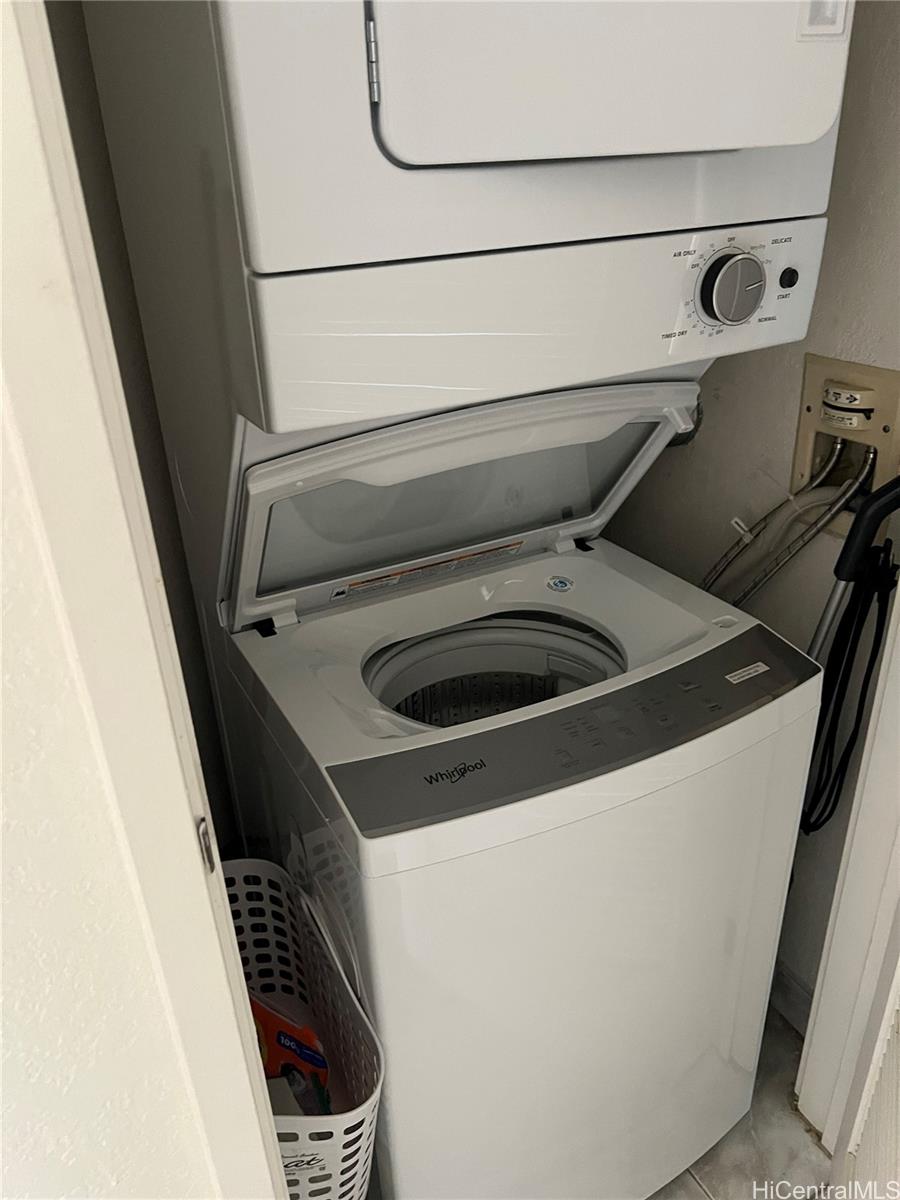 Liliuokalani Gardens condo # II1811, Honolulu, Hawaii - photo 16 of 25