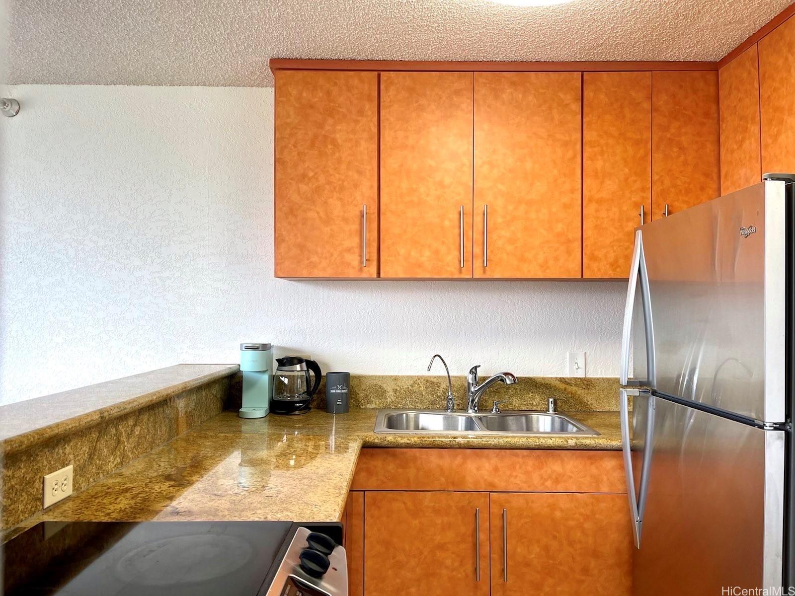 Liliuokalani Gardens condo # II1811, Honolulu, Hawaii - photo 5 of 25