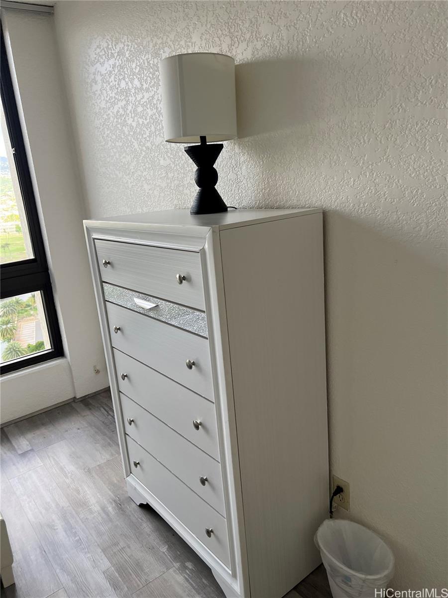 Liliuokalani Gardens condo # II1811, Honolulu, Hawaii - photo 10 of 25