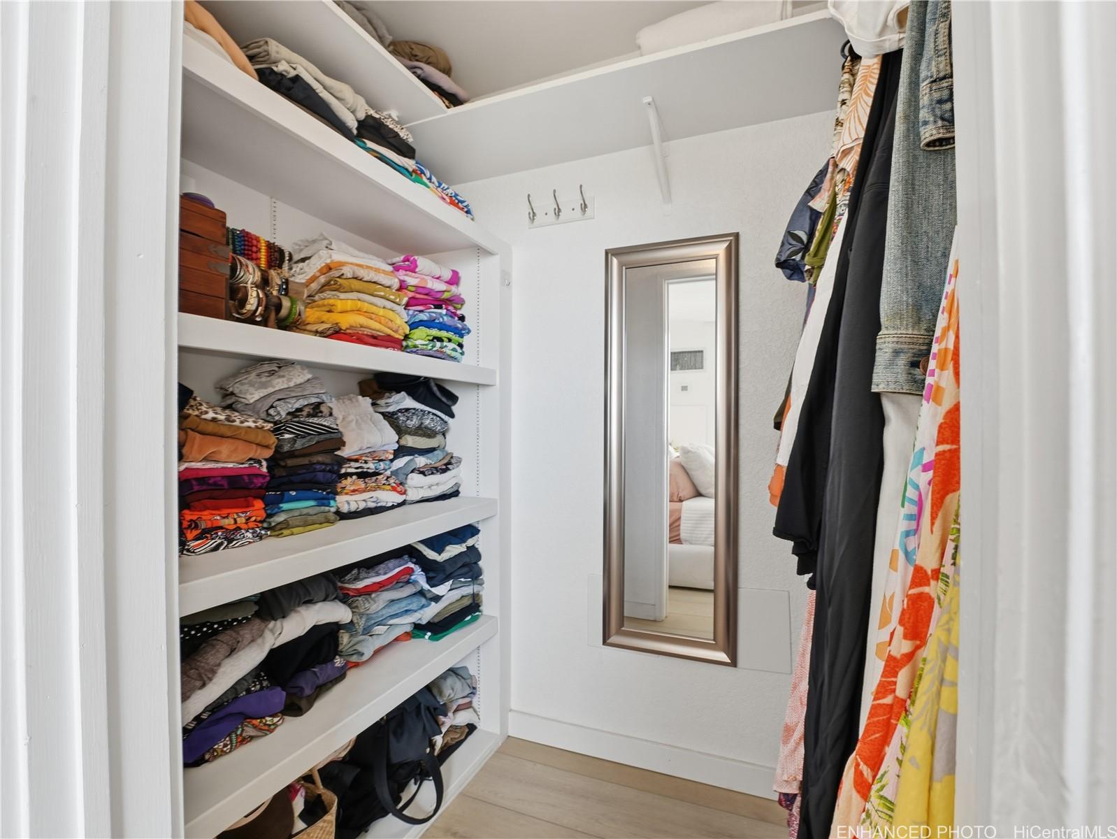 Liliuokalani Gardens condo # II1817, Honolulu, Hawaii - photo 17 of 25