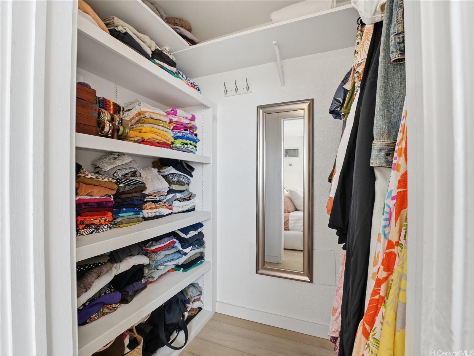 Liliuokalani Gardens condo # II1817, Honolulu, Hawaii - photo 17 of 25