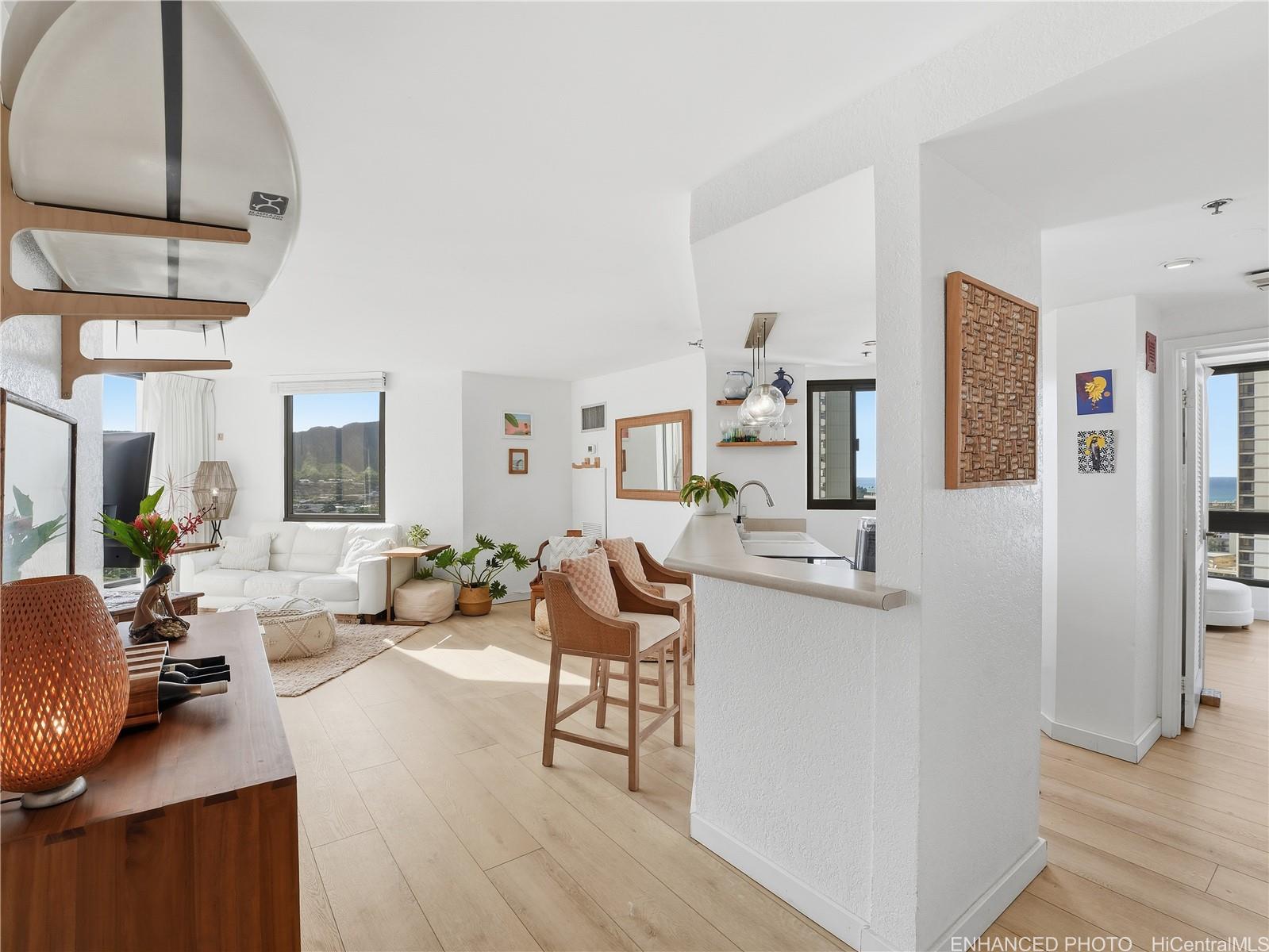 Liliuokalani Gardens condo # II1817, Honolulu, Hawaii - photo 3 of 25