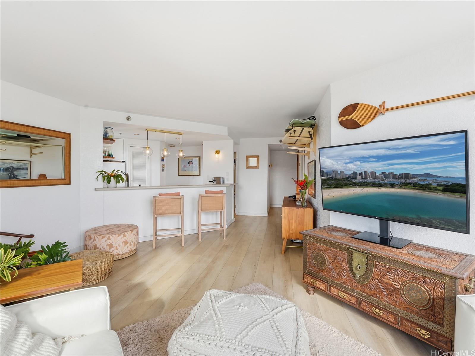 Liliuokalani Gardens condo # II1817, Honolulu, Hawaii - photo 8 of 25