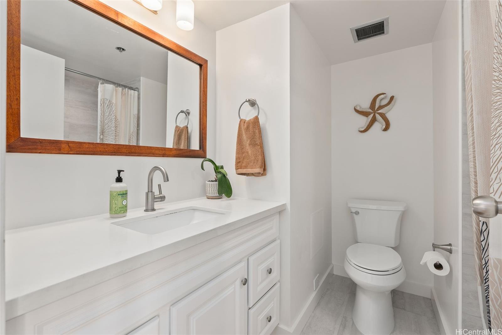 Liliuokalani Gardens condo # II-1913, Honolulu, Hawaii - photo 13 of 24