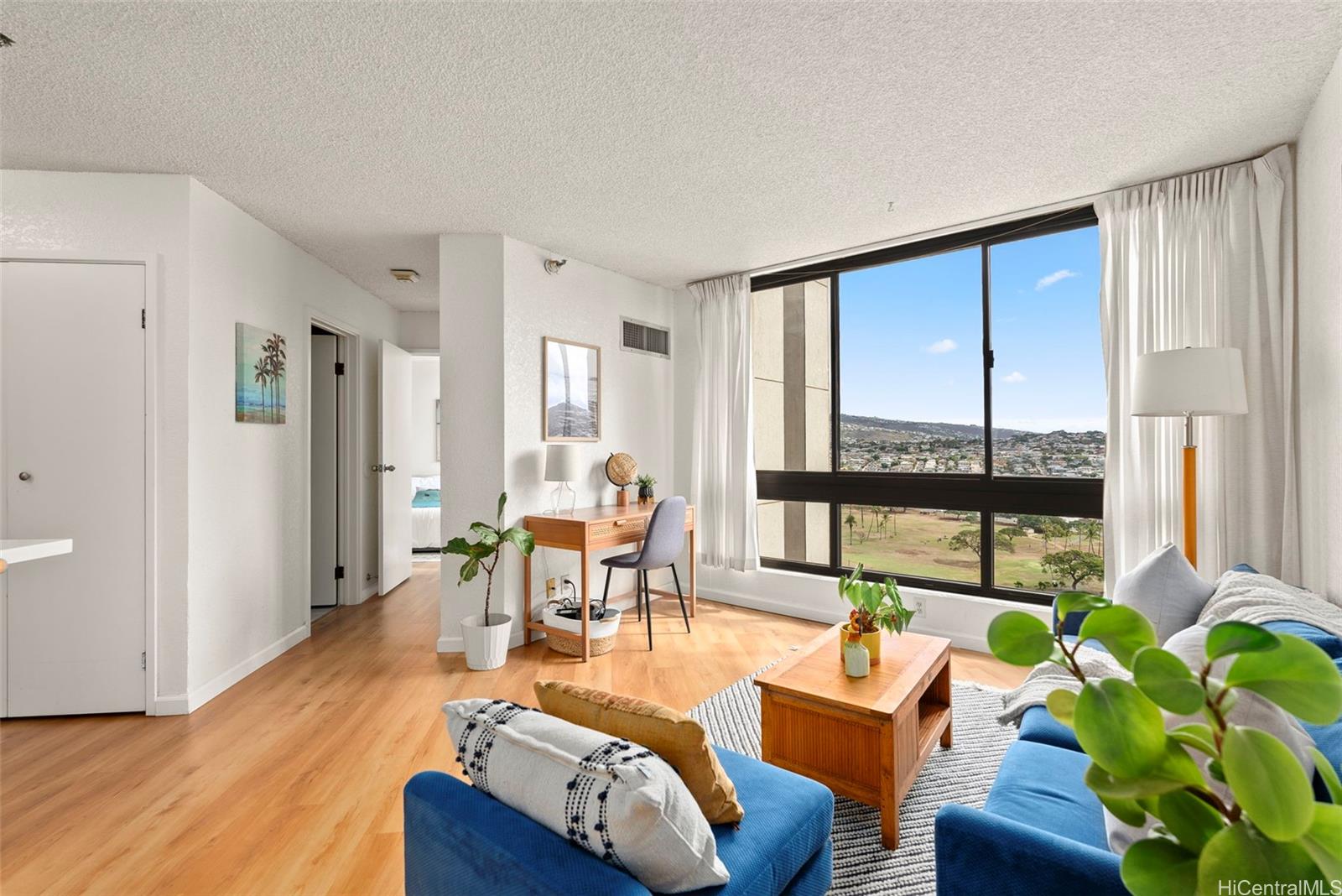 Liliuokalani Gardens condo # II-1913, Honolulu, Hawaii - photo 3 of 24