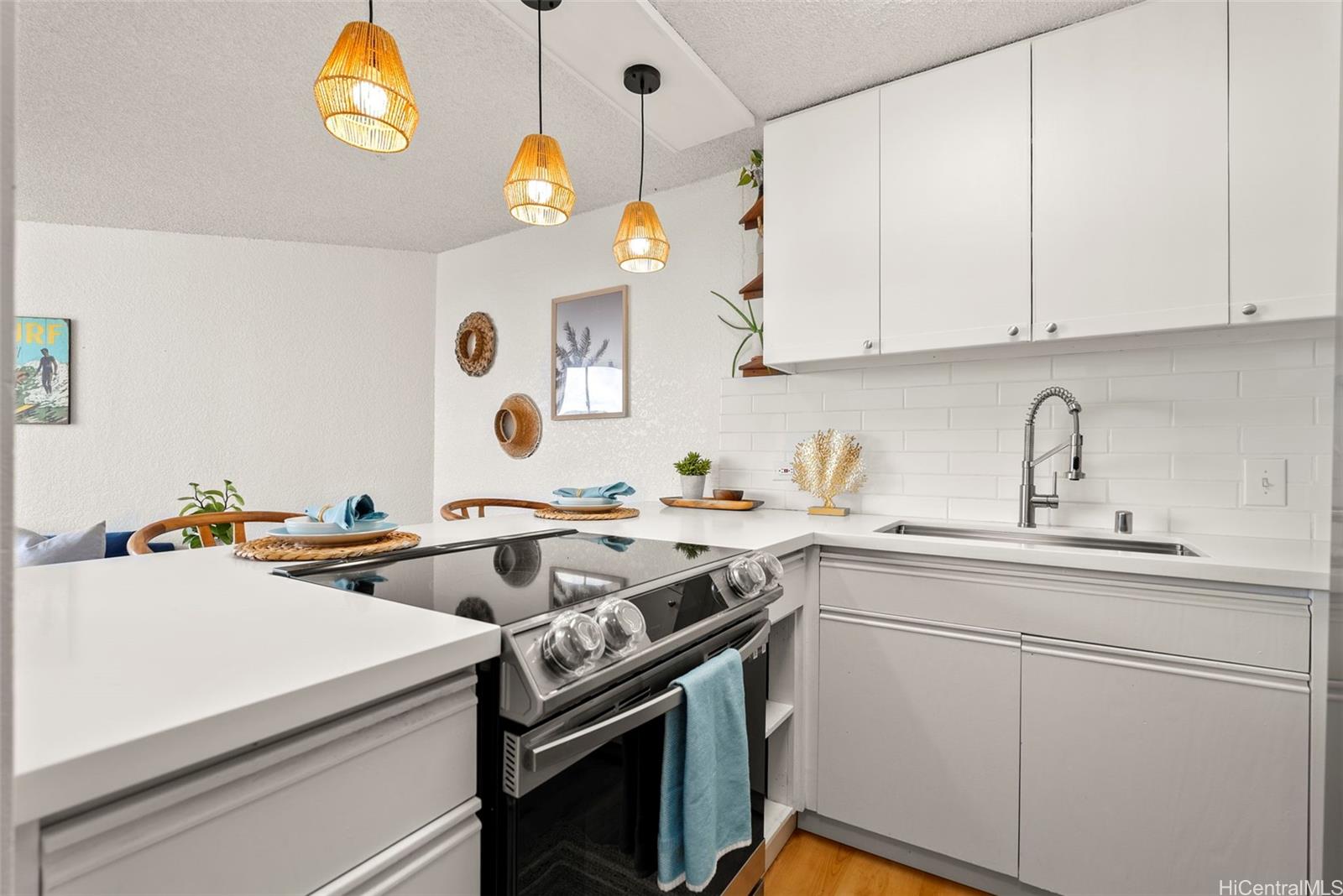 Liliuokalani Gardens condo # II-1913, Honolulu, Hawaii - photo 6 of 24