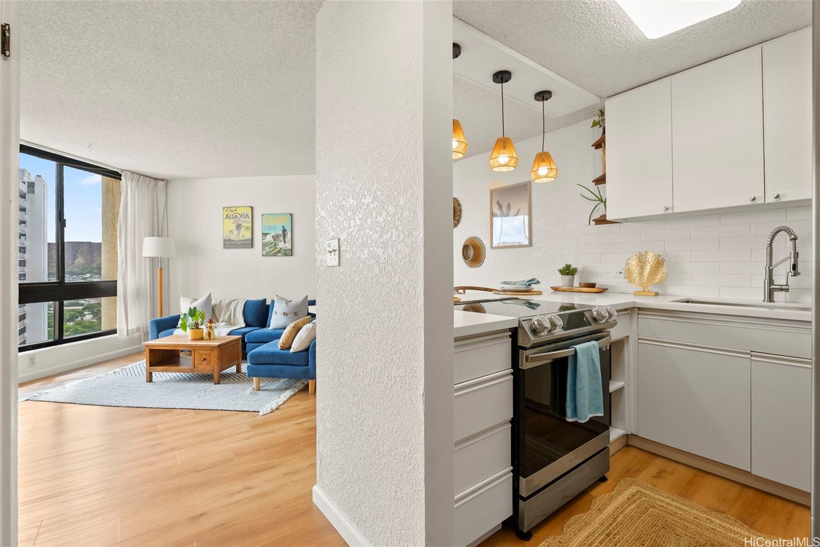 Liliuokalani Gardens condo # II-1913, Honolulu, Hawaii - photo 8 of 24