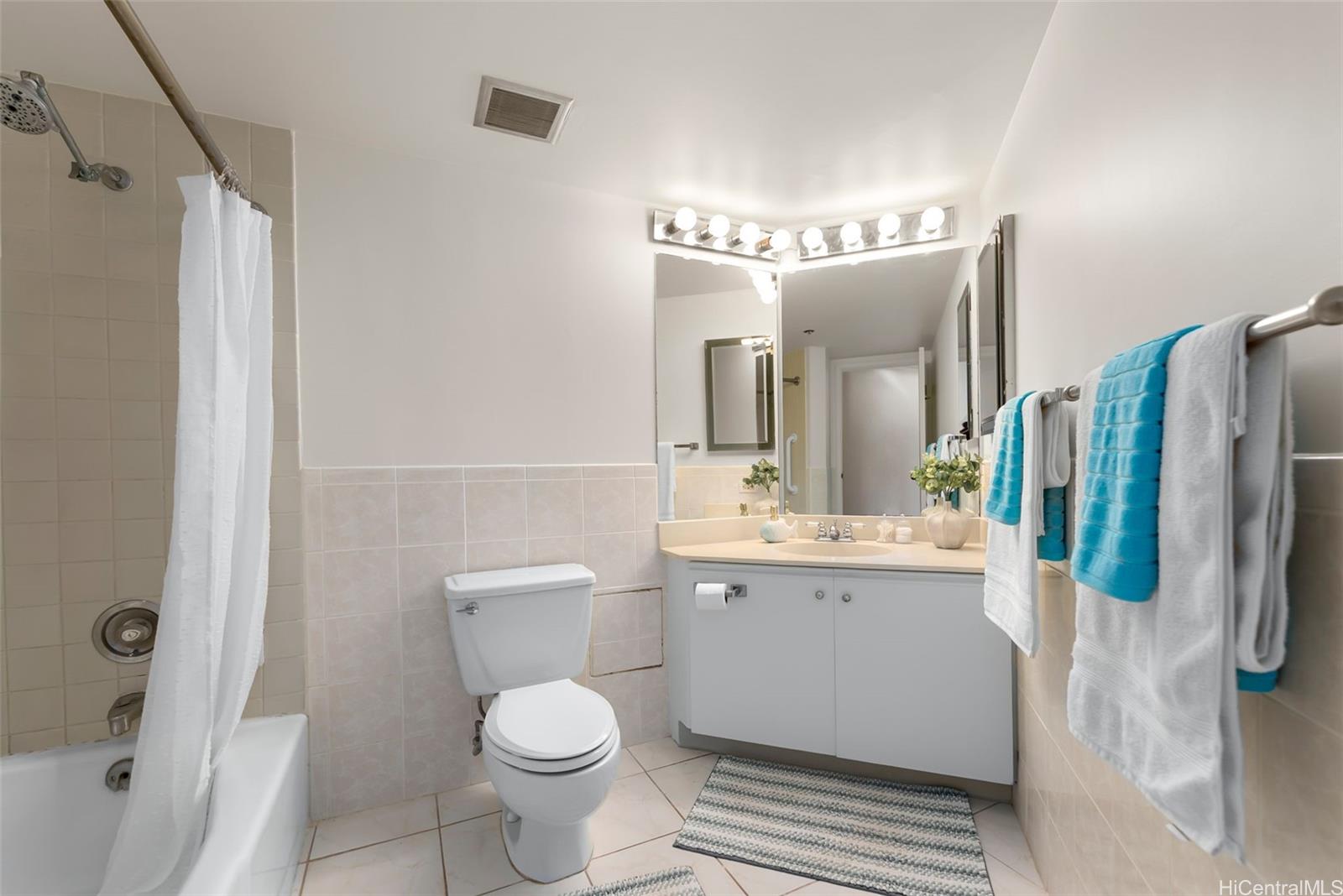 Liliuokalani Gardens condo # II-2116, Honolulu, Hawaii - photo 12 of 21