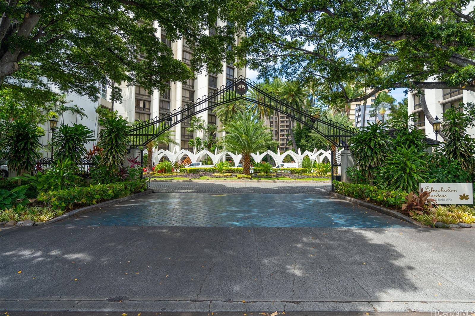 Liliuokalani Gardens condo # II-2116, Honolulu, Hawaii - photo 19 of 21