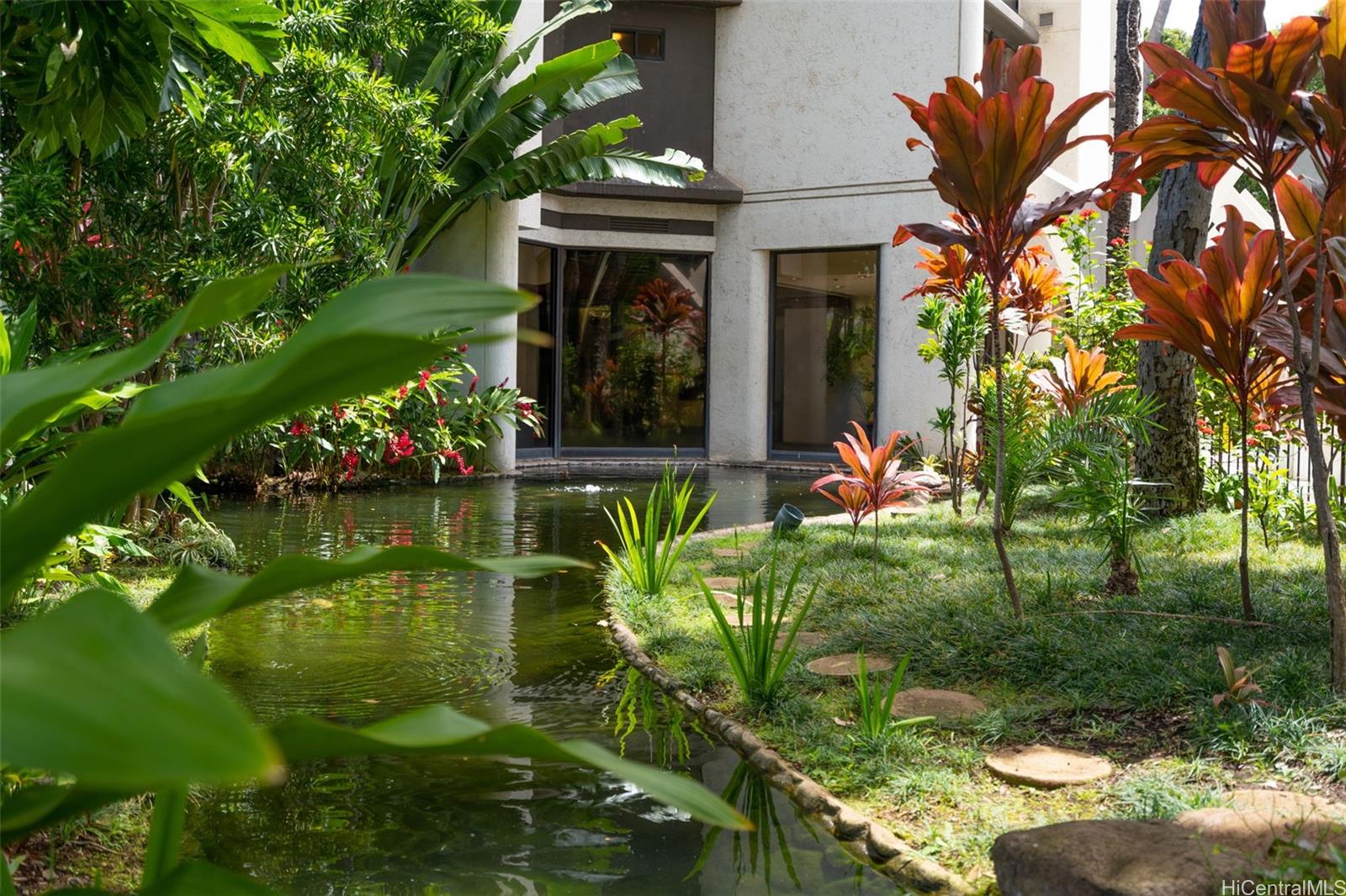 Liliuokalani Gardens condo # II-2116, Honolulu, Hawaii - photo 20 of 21