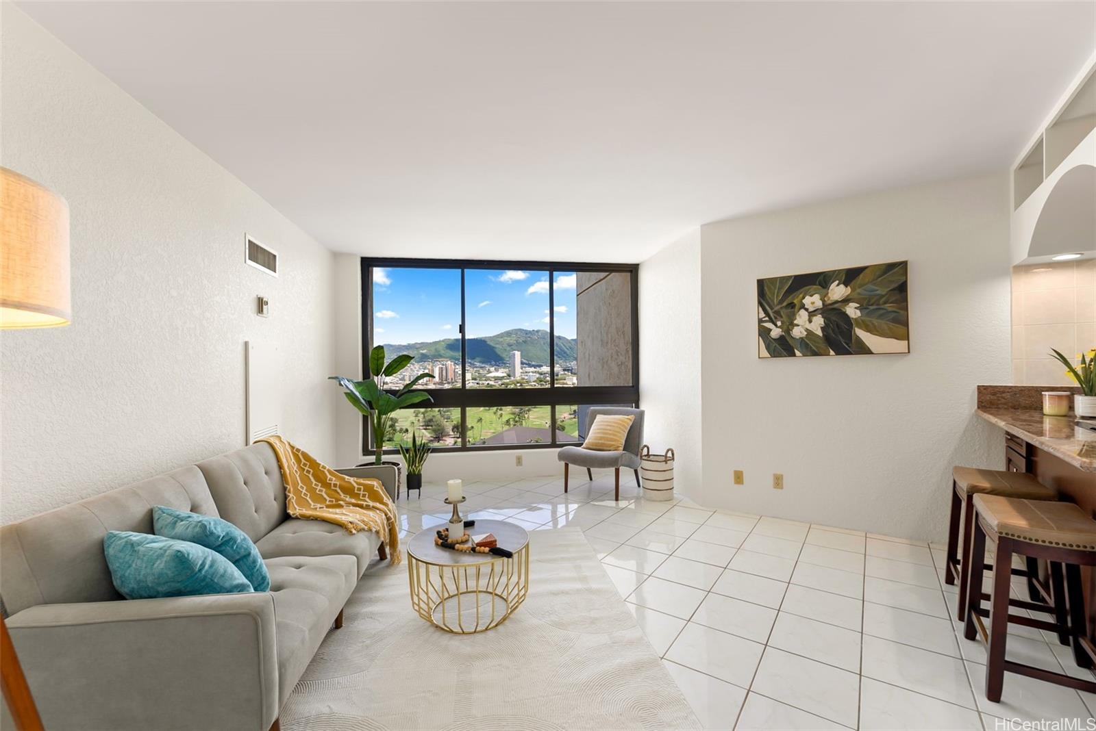 Liliuokalani Gardens condo # II-2116, Honolulu, Hawaii - photo 5 of 21