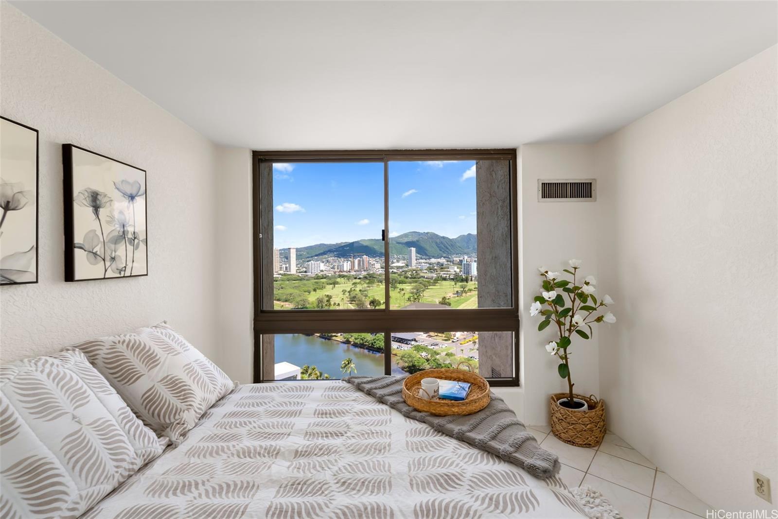 Liliuokalani Gardens condo # II-2116, Honolulu, Hawaii - photo 10 of 21