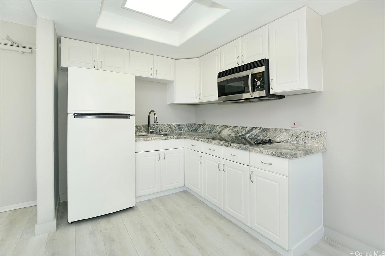 300 Wai Nani Way Honolulu - Rental - photo 2 of 17