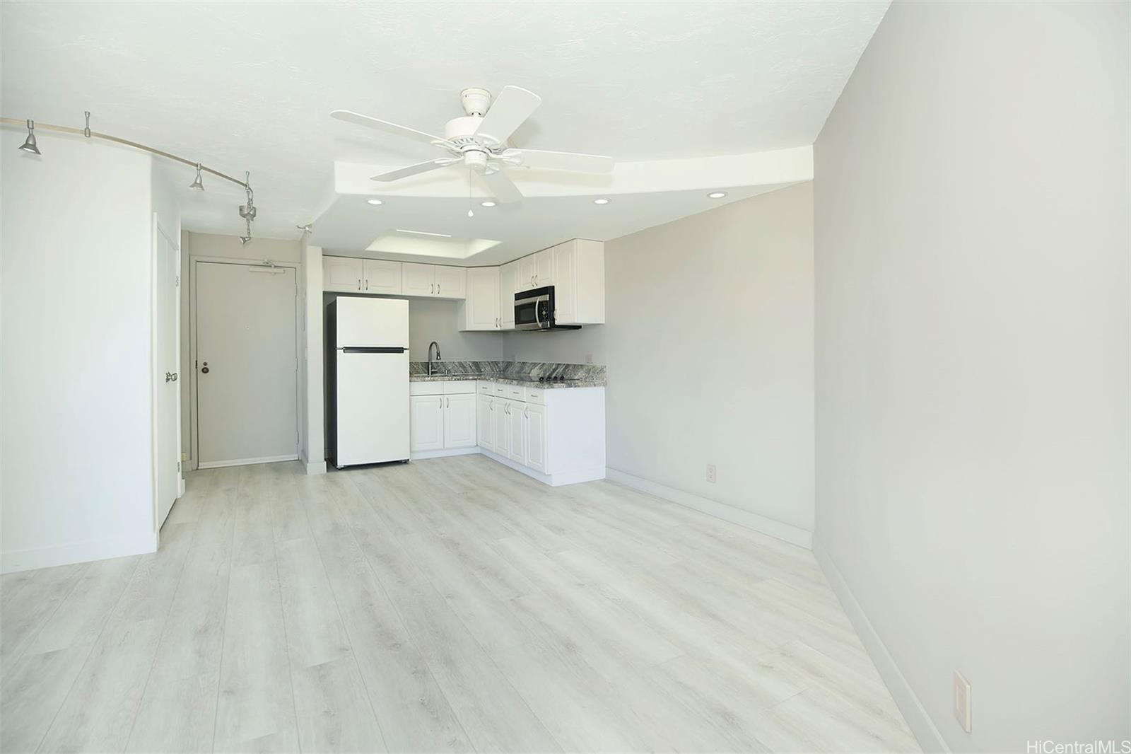 300 Wai Nani Way Honolulu - Rental - photo 3 of 17