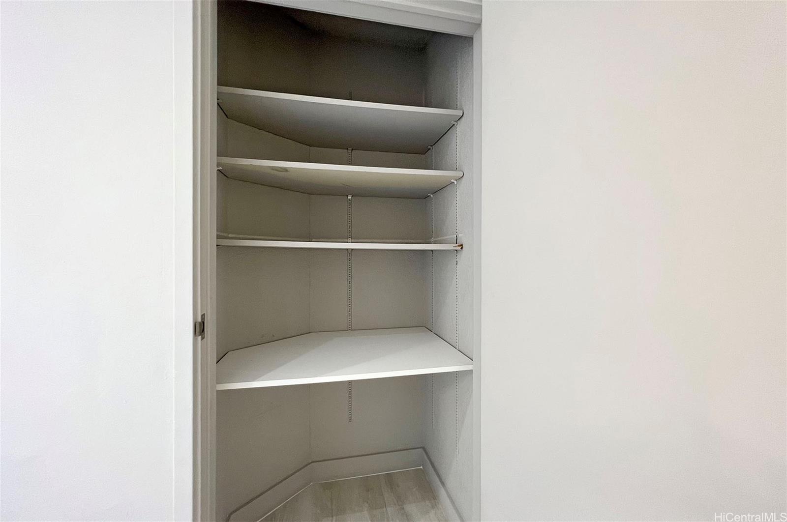 300 Wai Nani Way Honolulu - Rental - photo 9 of 17