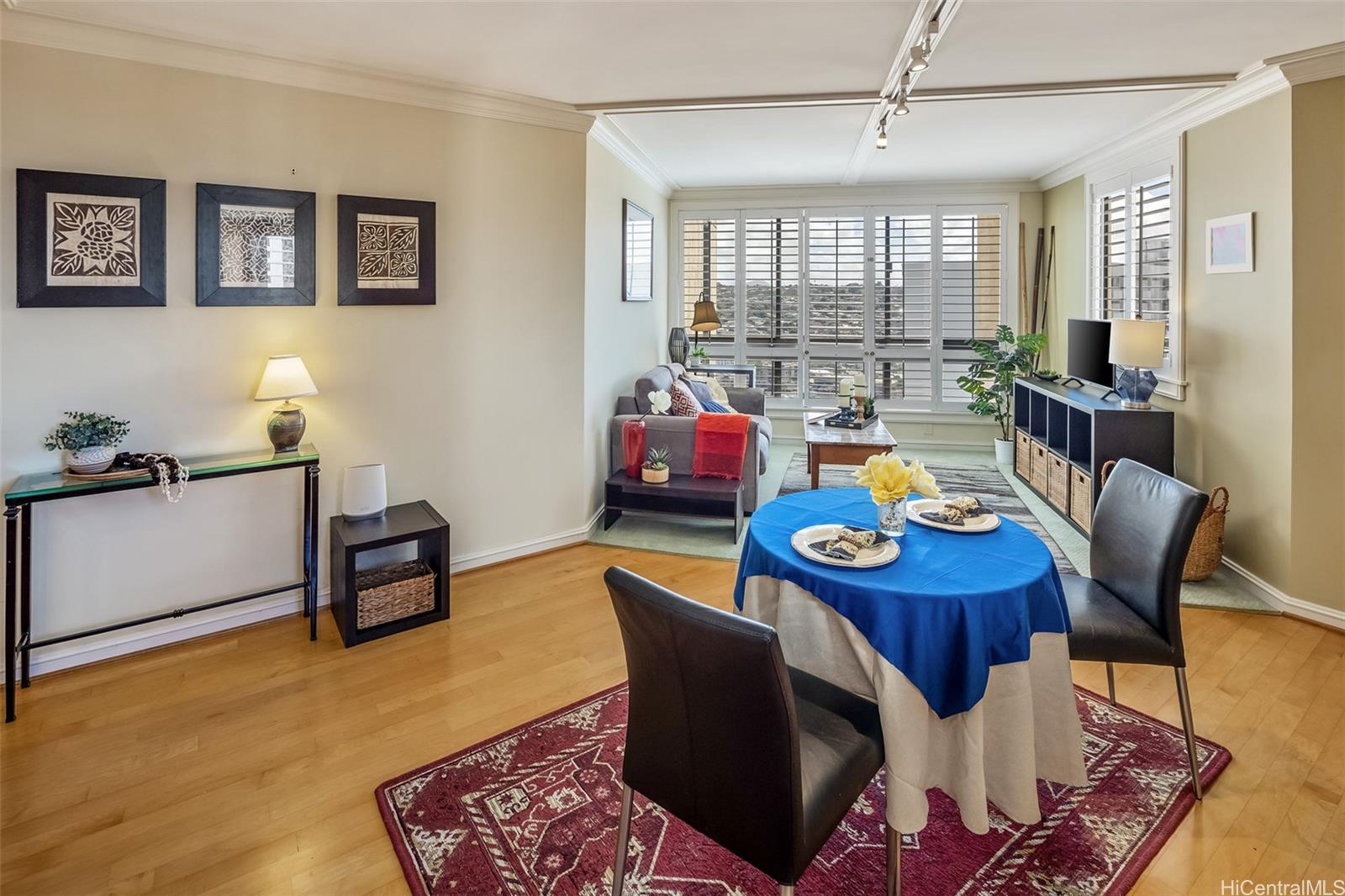 Liliuokalani Gardens condo # II2417, Honolulu, Hawaii - photo 8 of 20