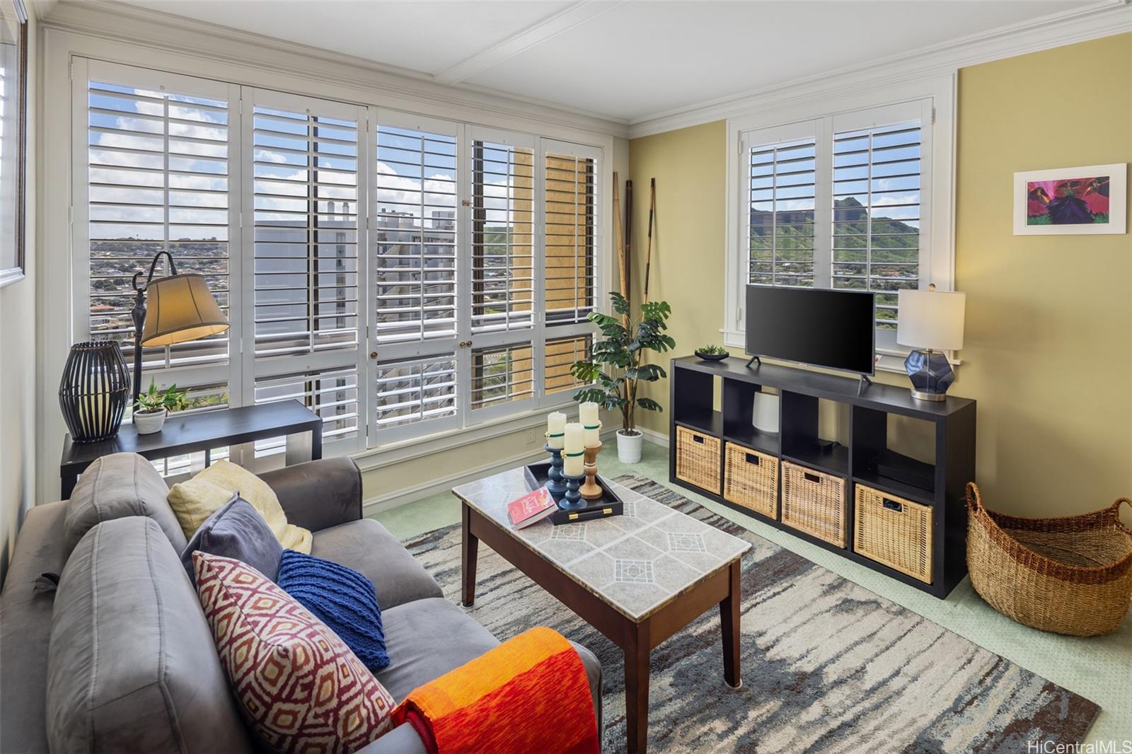 Liliuokalani Gardens condo # II2417, Honolulu, Hawaii - photo 9 of 20