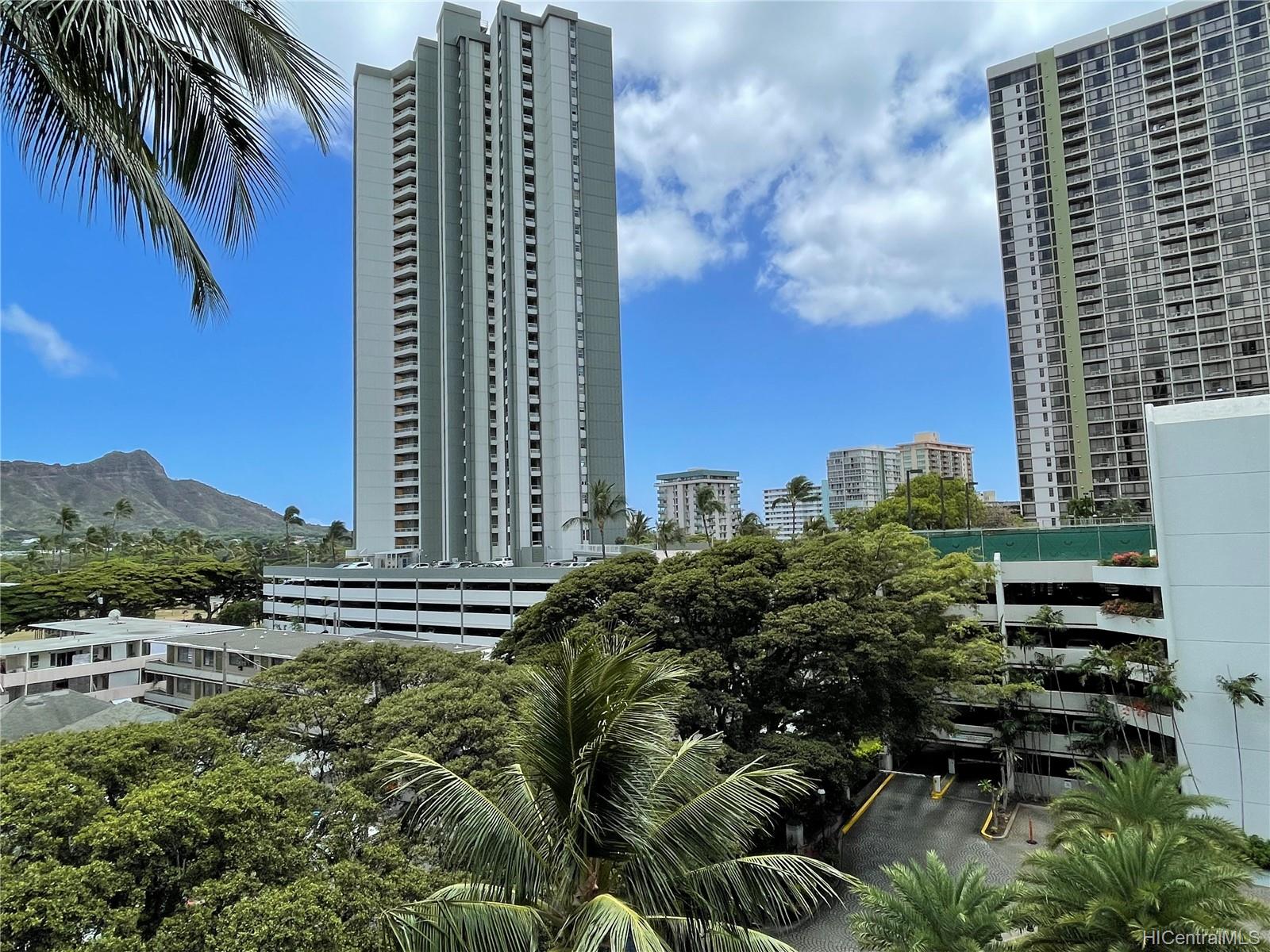 Liliuokalani Gardens condo # II618, Honolulu, Hawaii - photo 4 of 10