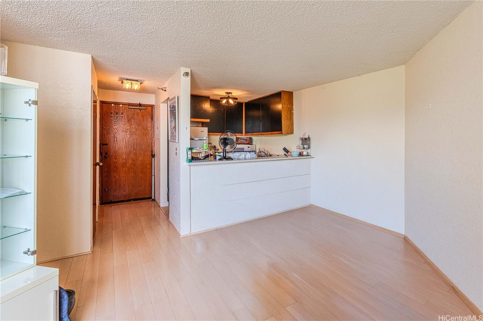 Liliuokalani Gardens condo # II914, Honolulu, Hawaii - photo 13 of 25