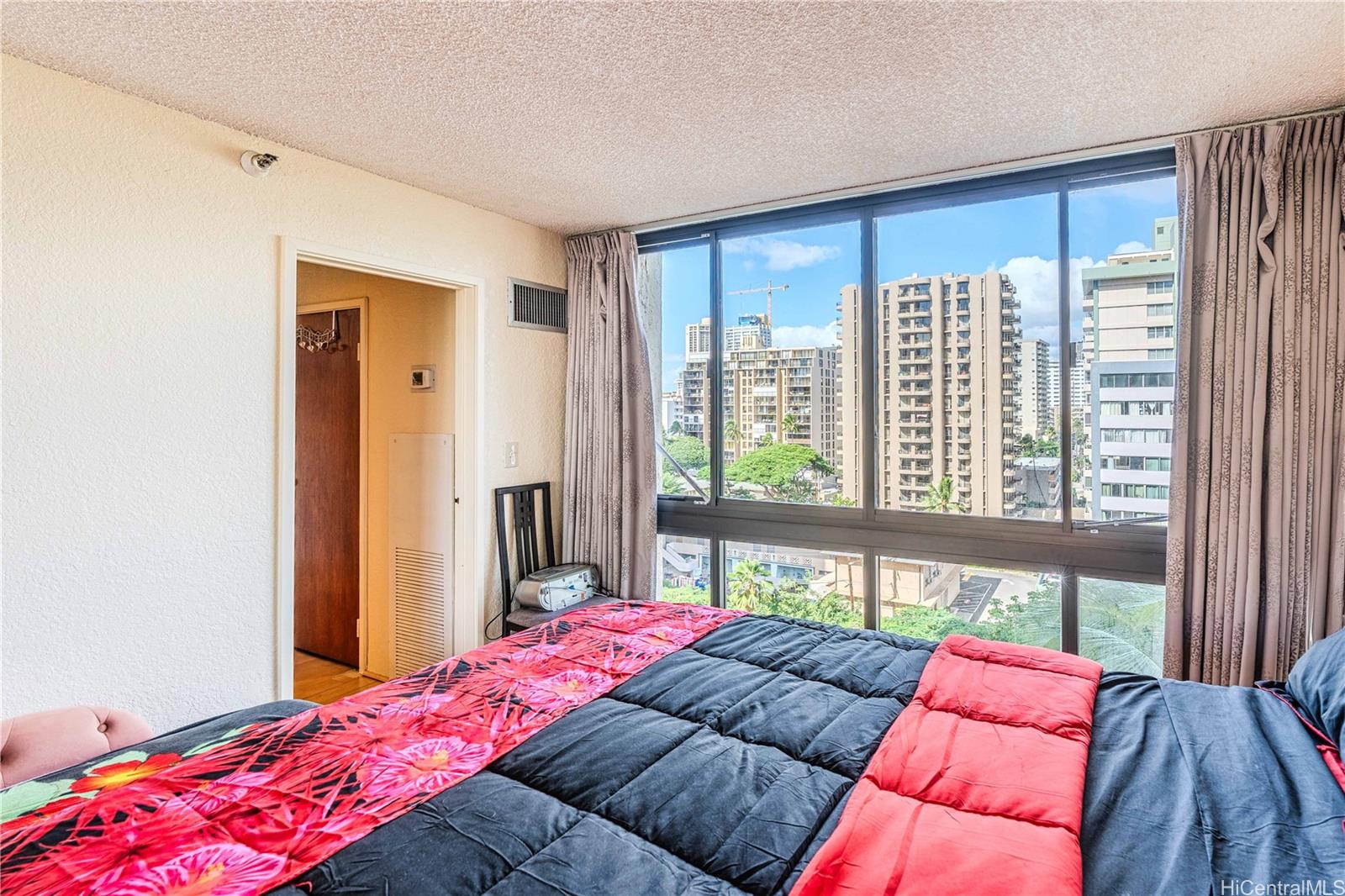 Liliuokalani Gardens condo # II914, Honolulu, Hawaii - photo 14 of 25