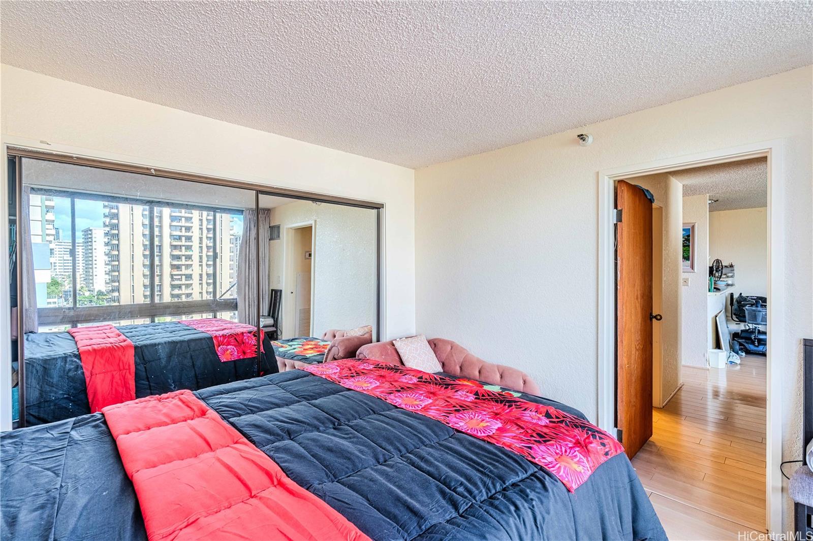 Liliuokalani Gardens condo # II914, Honolulu, Hawaii - photo 15 of 25