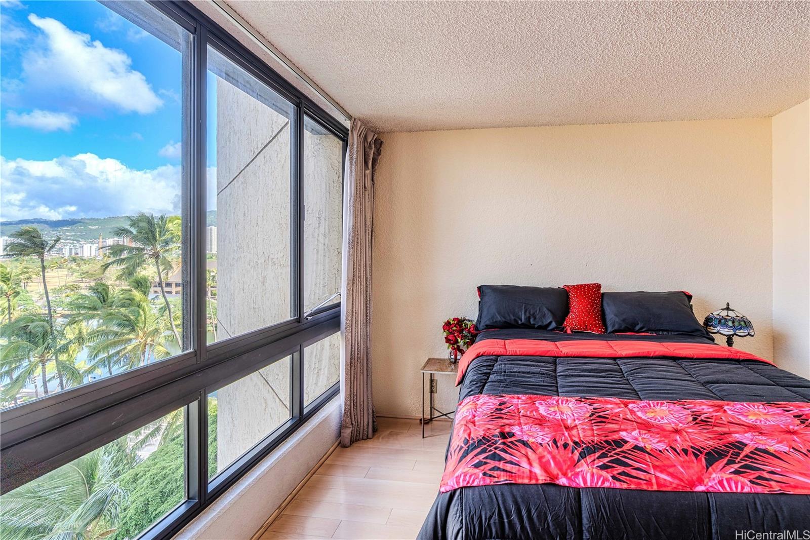 Liliuokalani Gardens condo # II914, Honolulu, Hawaii - photo 16 of 25