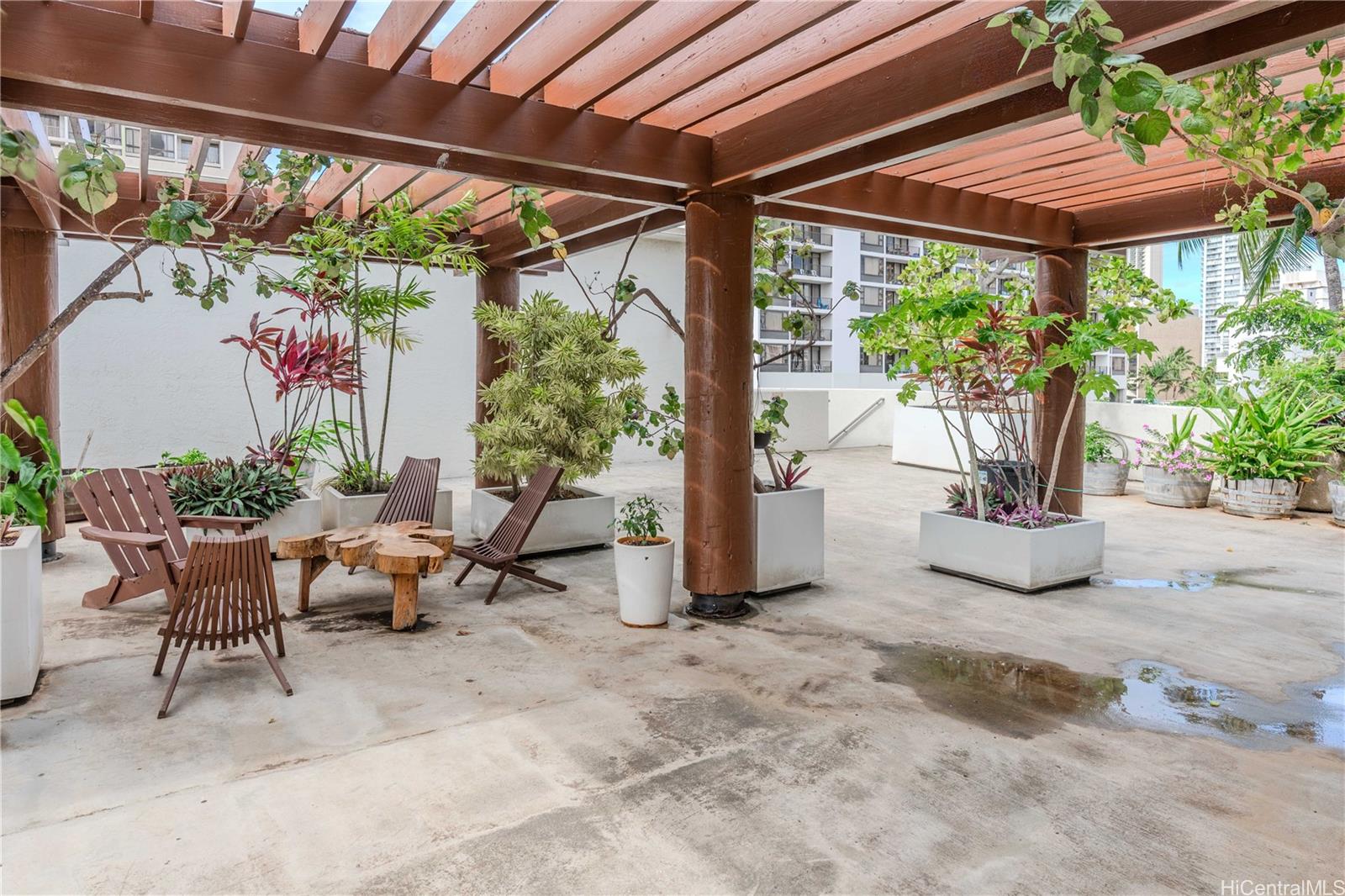 Liliuokalani Gardens condo # II914, Honolulu, Hawaii - photo 19 of 25