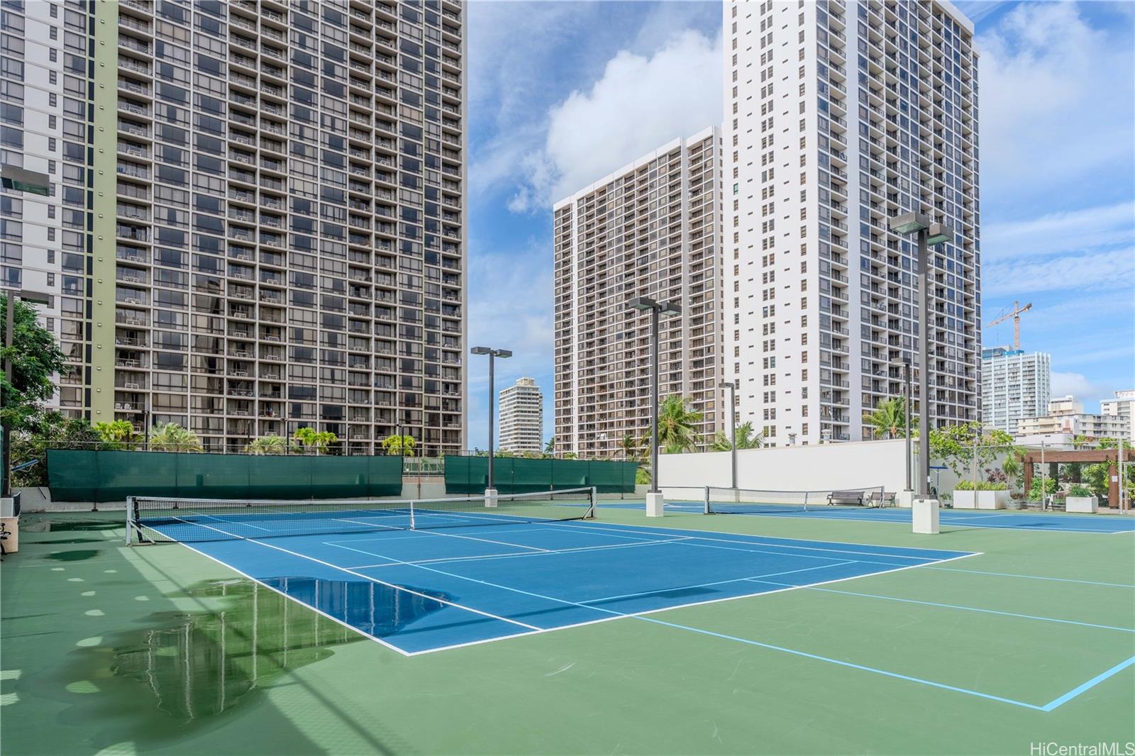 Liliuokalani Gardens condo # II914, Honolulu, Hawaii - photo 3 of 25
